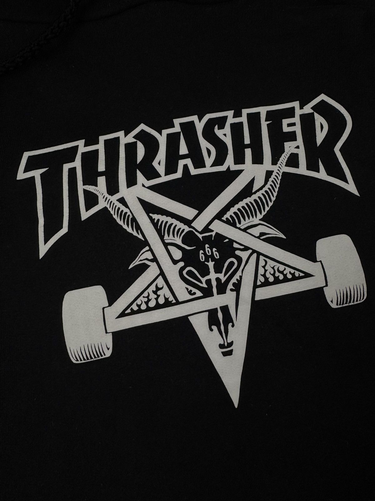 Thrasher Vintage 00s Thrasher skategoat logo graphic hoodie boxy fit Size US M / EU 48-50 / 2 - 5 Thumbnail