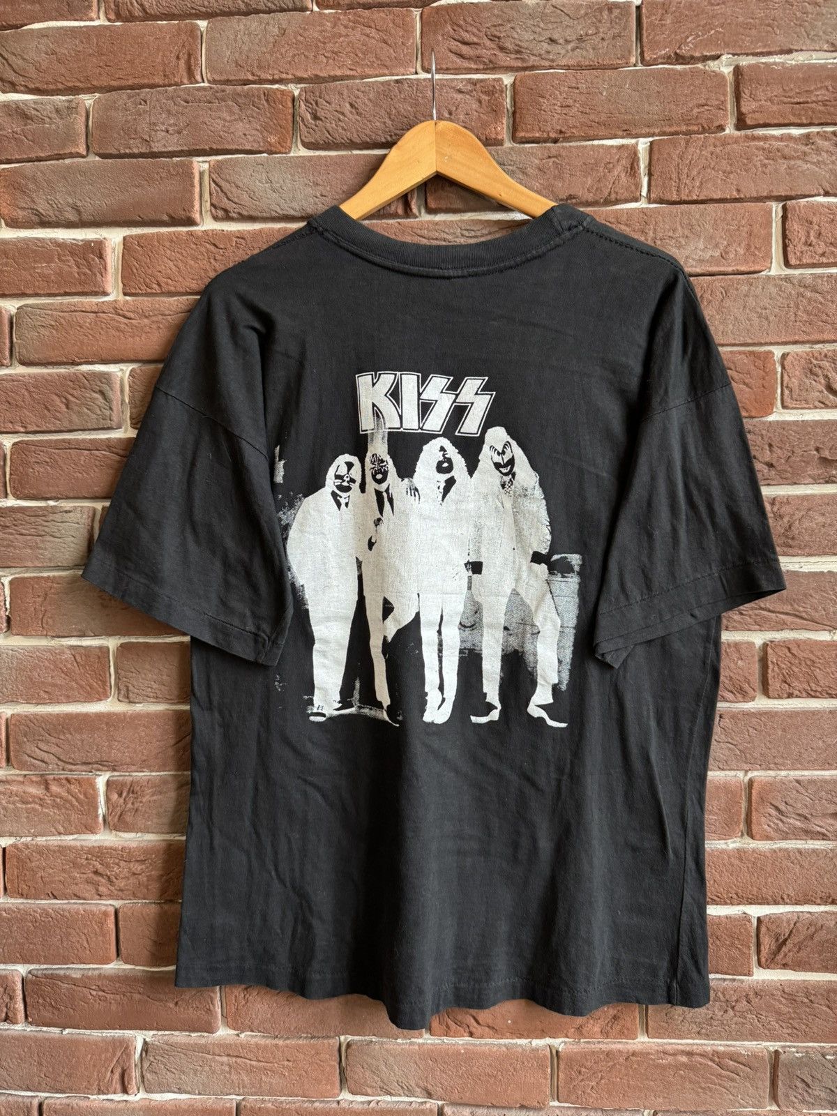 Band Tees Rare vintage 90s Kiss Dressed to Kill Rock Metal Band Tees Size US L / EU 52-54 / 3 - 2 Thumbnail
