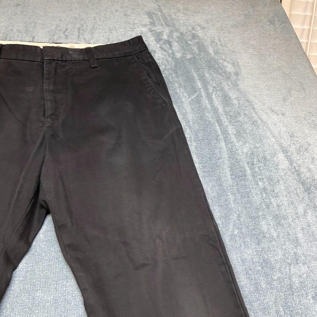 Old Navy Old Navy Chino Pants Men 31x30 Black Cotton Dark Wash Straight Classic Loose Fit Size US 31 - 5 Thumbnail