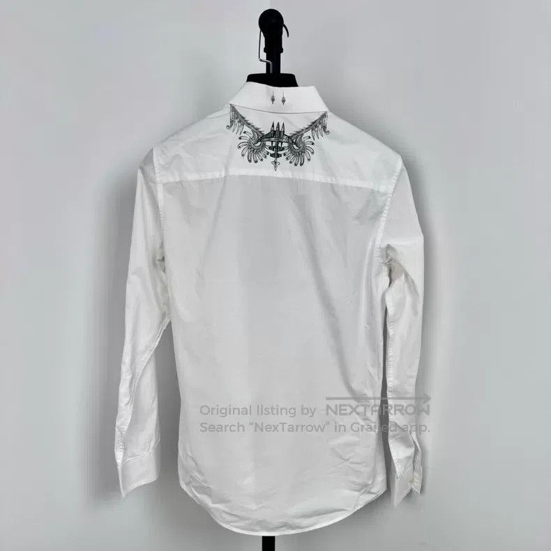 Givenchy Givenchy White Classic Spray Can Logo Big Logo Shirt Size US M / EU 48-50 / 2 - 2 Thumbnail