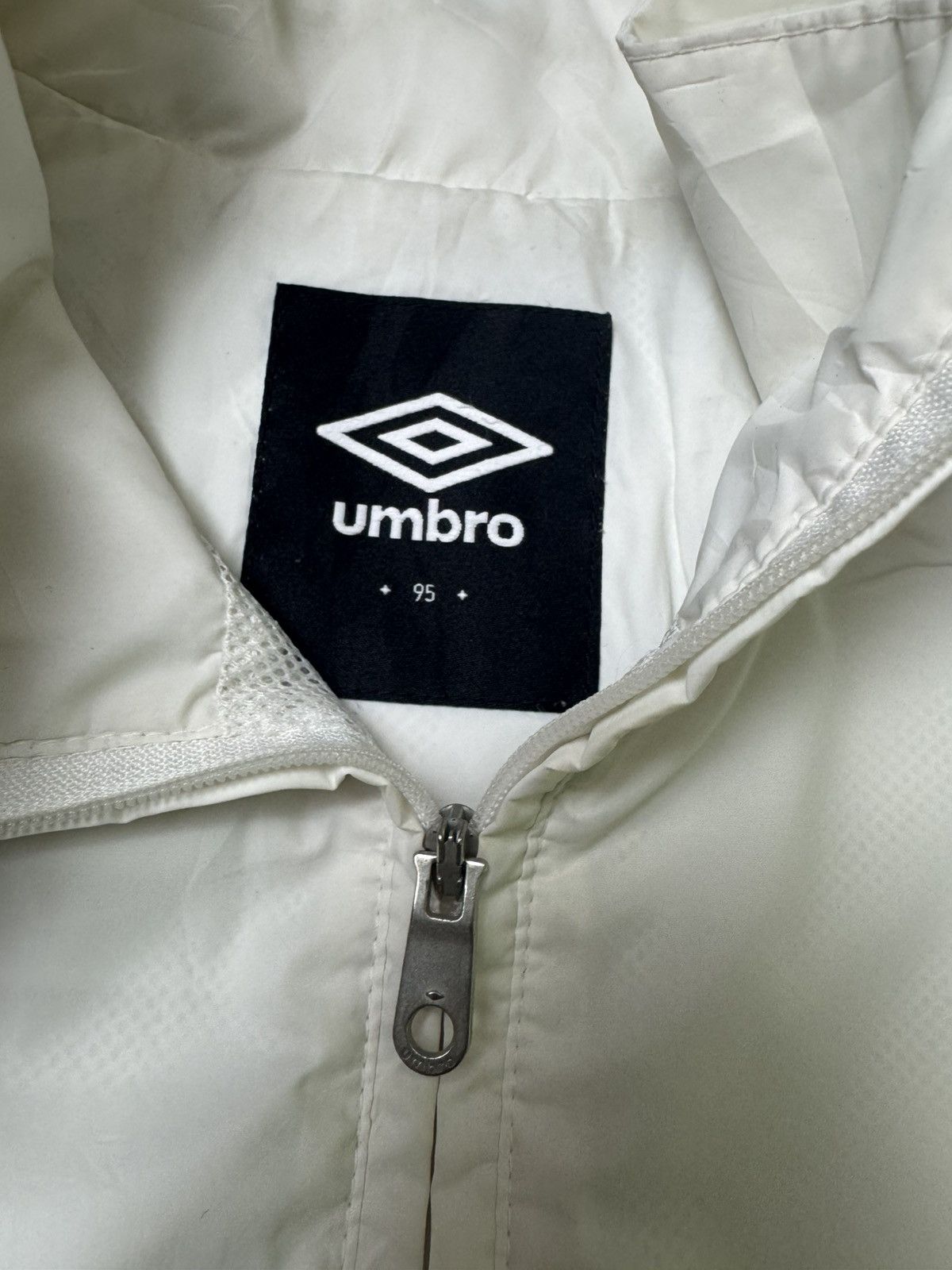 Umbro Vintage Umbro Half Zipper Size US L / EU 52-54 / 3 - 2 Thumbnail