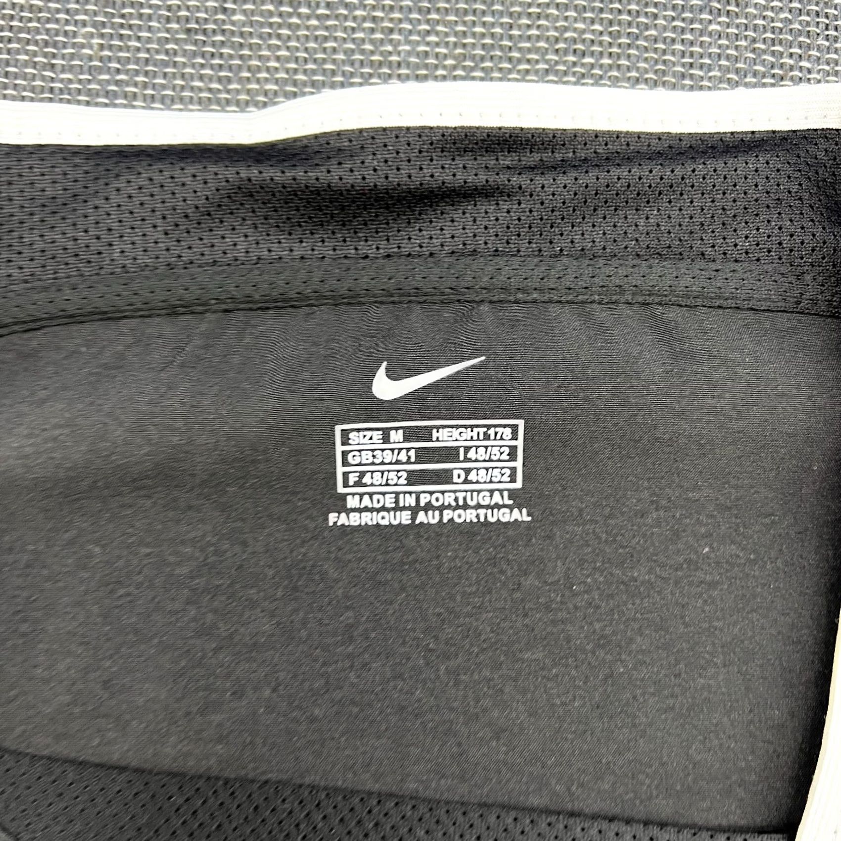 Nike Nike Manchester City 2003 2004 2005 Mens Football Jersey Sz M Gray Short Sleeve T-Shirt Pullover Moisutre Wicking Quick Dry Athletic Jersey Size US M / EU 48-50 / 2 - 7 Thumbnail