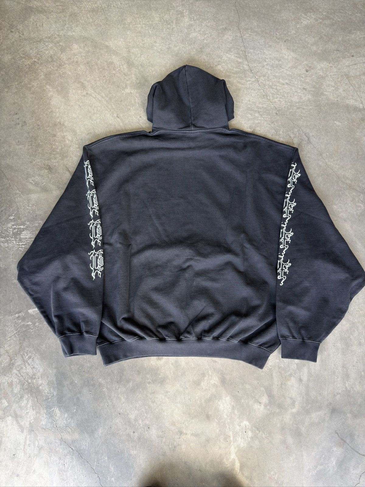 Vetements Vetements x Cradle of filth hoodie Size US L / EU 52-54 / 3 - 4 Thumbnail