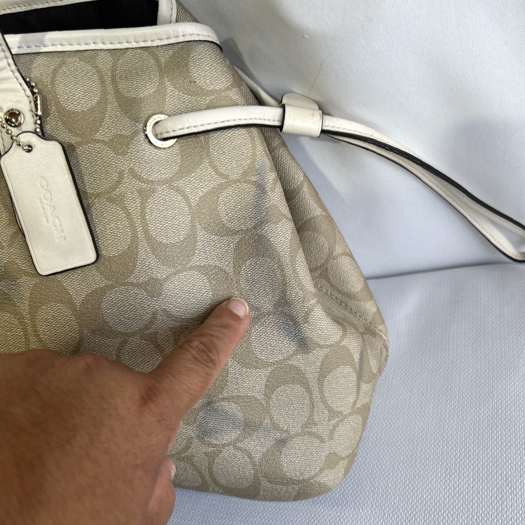 Coach VINTAGE Coach Tote Signature Beige & Ivory Drawstring Carryall Satchel Handbag F57842 Size ONE SIZE - 5 Thumbnail