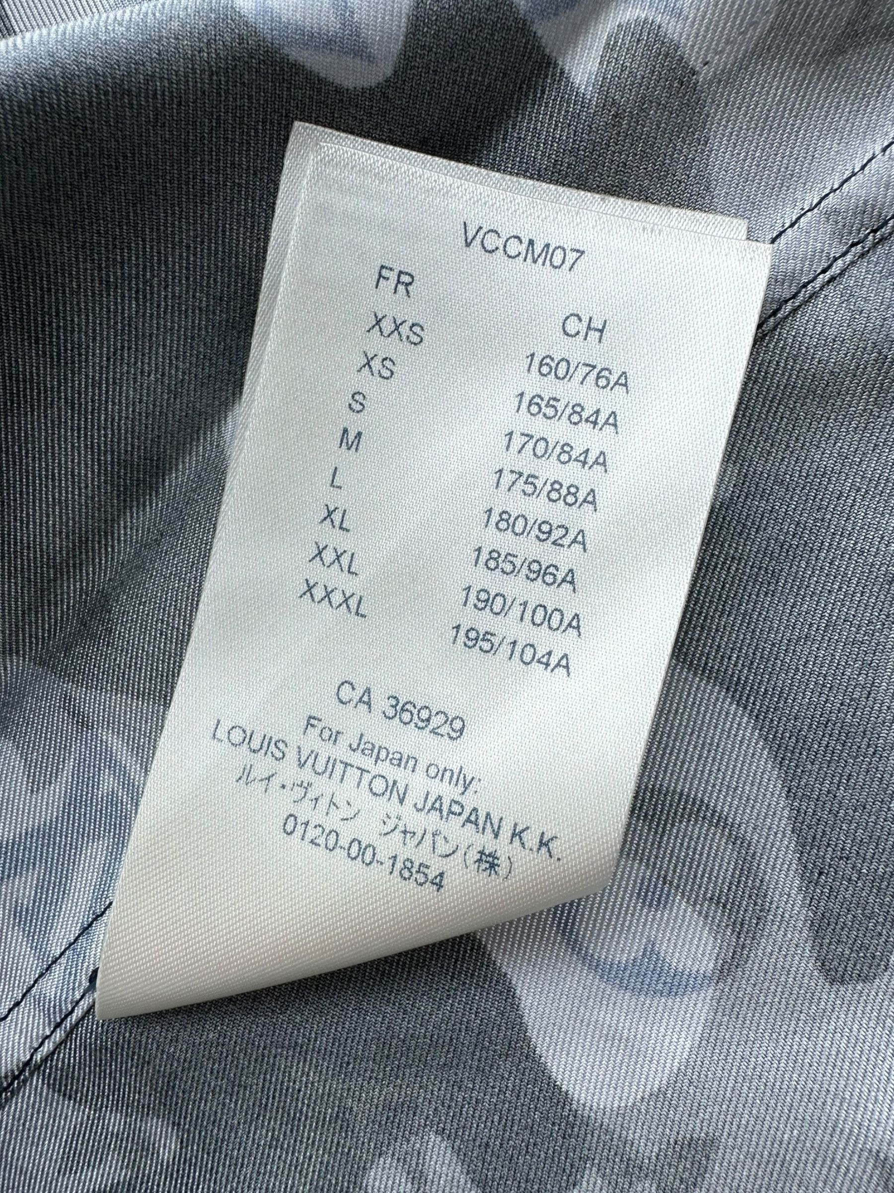 Louis Vuitton Louis Vuitton Blue Camouflage Monogram Silk Button Up Shirt Size US M / EU 48-50 / 2 - 7 Thumbnail