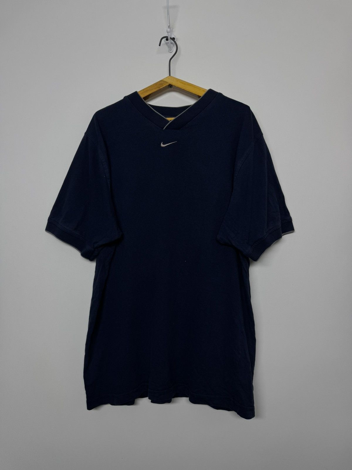 Nike Vintage Y2k Nike swoosh streetwear center logo tee Size US M / EU 48-50 / 2 - 3 Thumbnail
