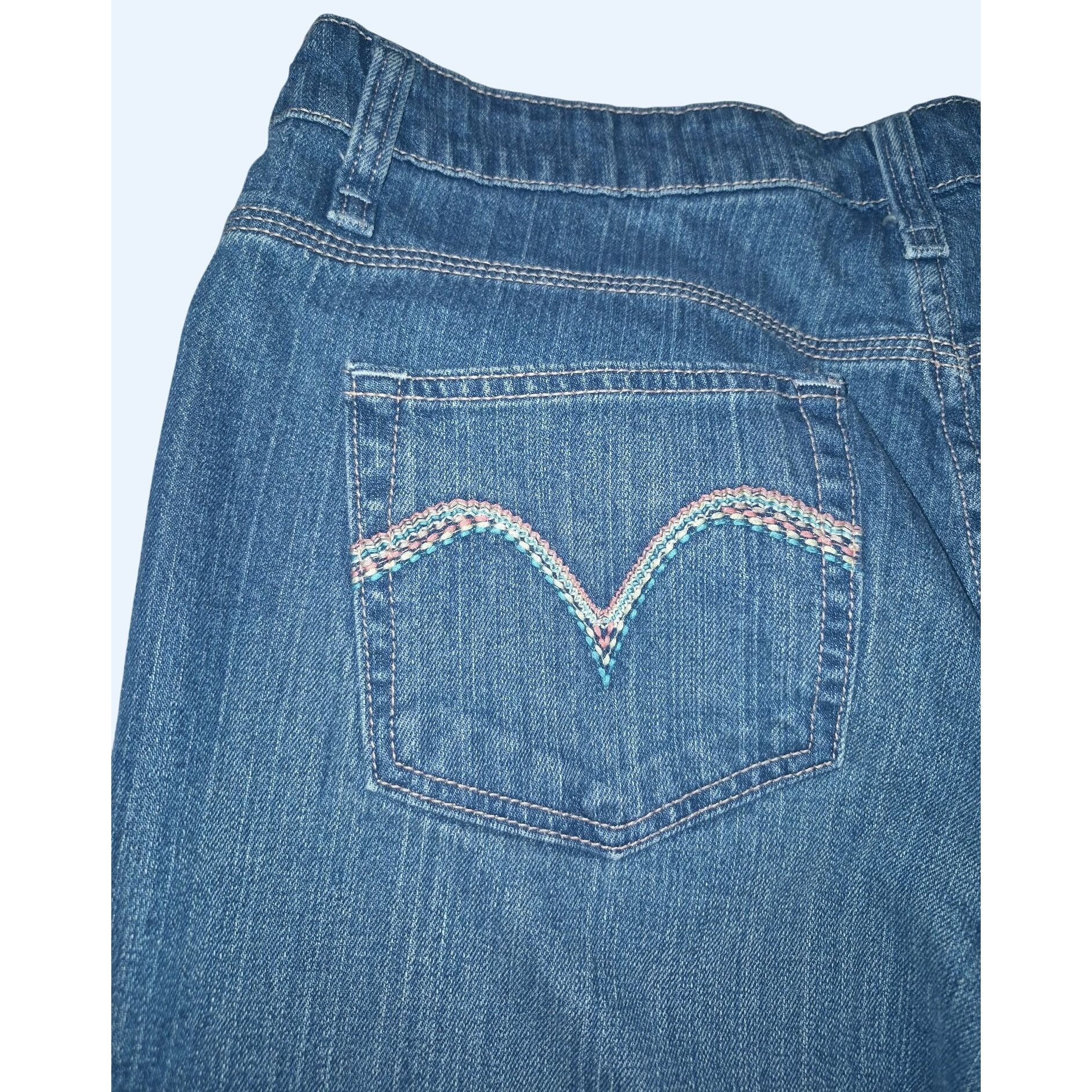 Levi's Levis Womens 18 516 Capri Jeans Blue Denim Cut-Off Style Jus Size 40" / US 18 - 7 Thumbnail