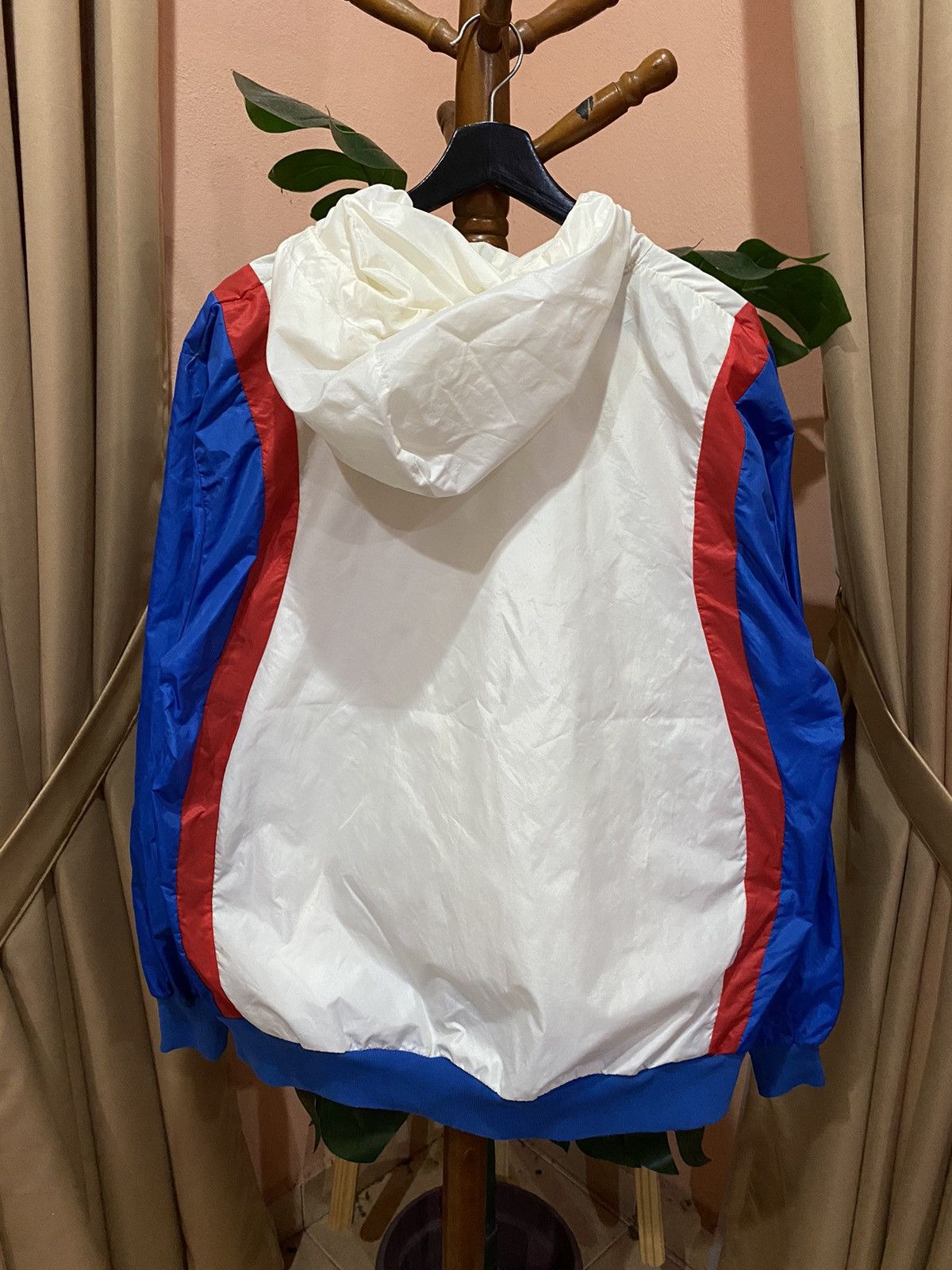 Nike Vintage Nike Athletics Jacket | Retro UK-Made Windbreaker Size US XL / EU 56 / 4 - 8 Thumbnail