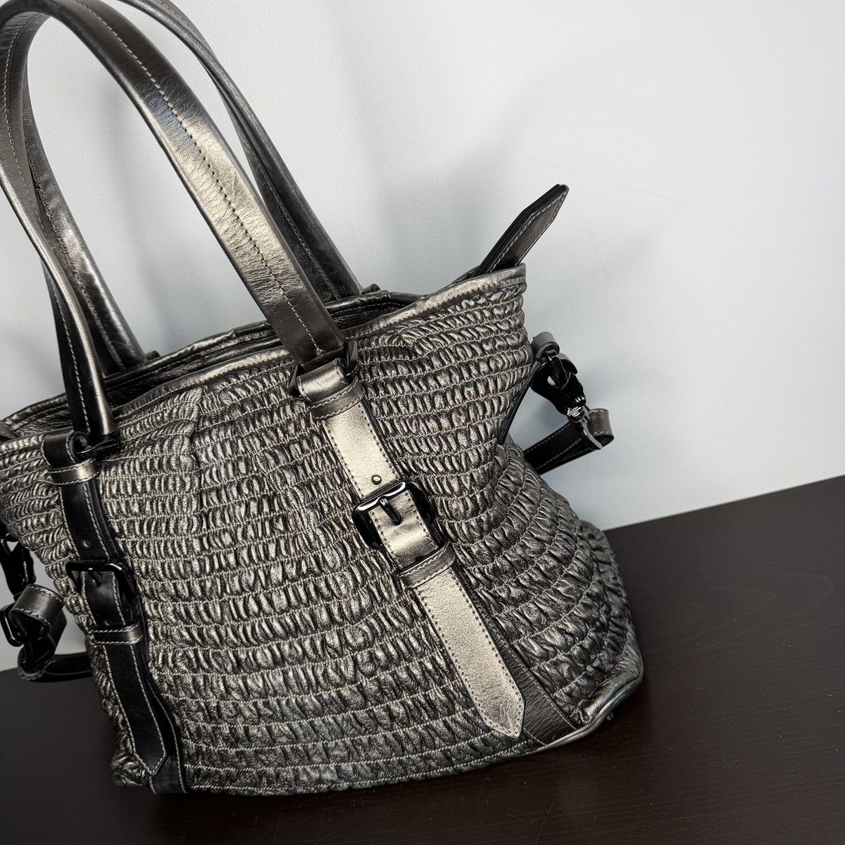 Burberry Burberry Silver Leather Runaway Calf Skin Curvy Bag Size ONE SIZE - 9 Thumbnail