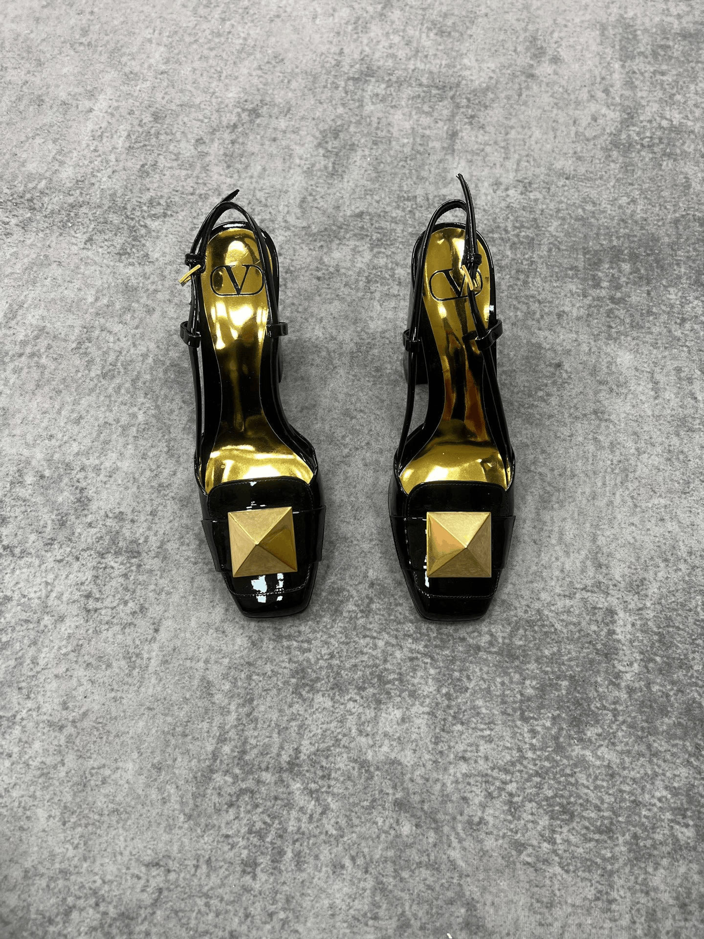 Valentino Valentino Lowtop Sneakers us_8-5 Women Size US 8.5 / IT 38.5 - 1 Thumbnail