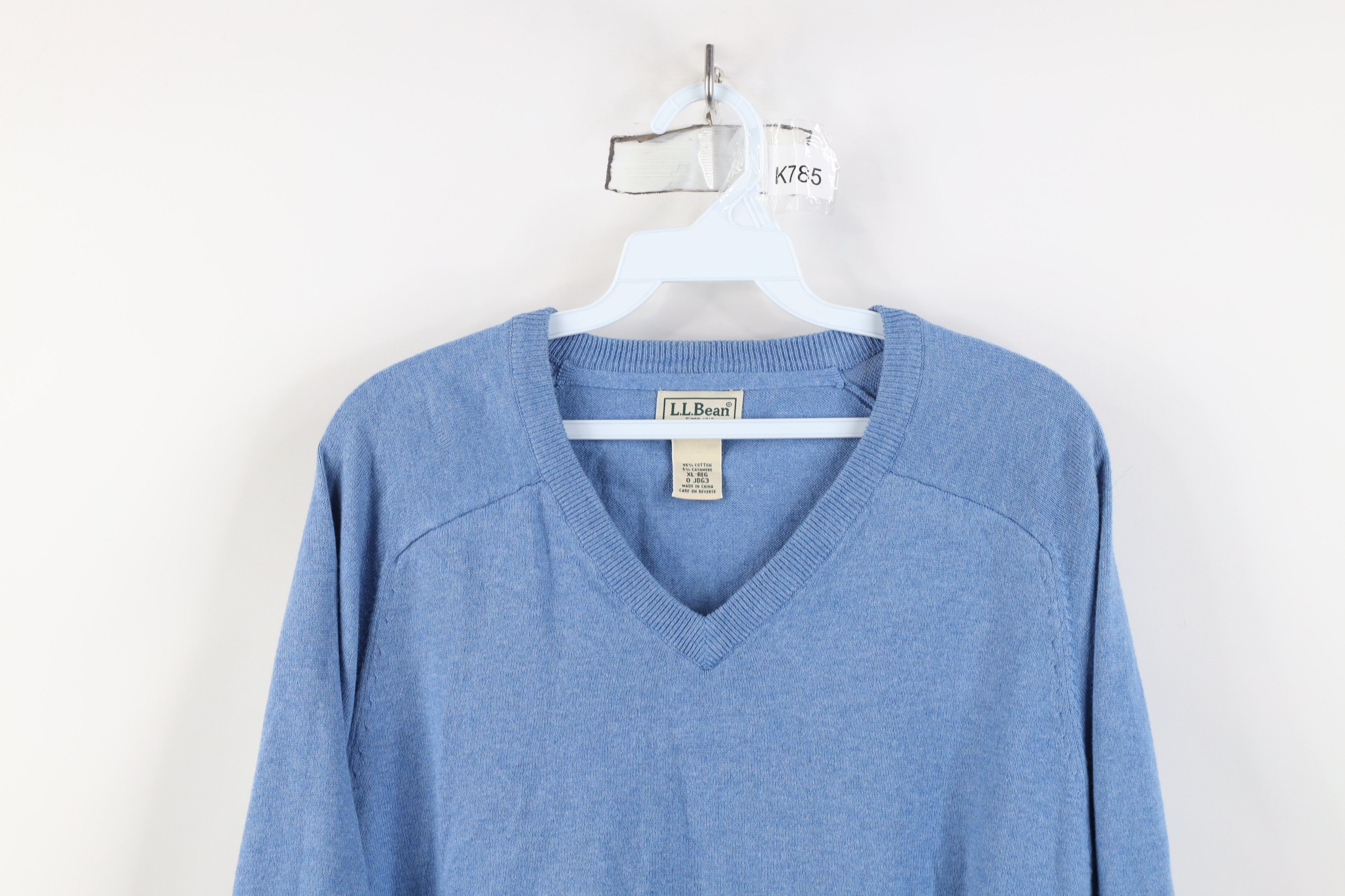 L.L. Bean Vintage LL Bean Cashmere Knit V-Neck Sweater Carolina Blue Size US XL / EU 56 / 4 - 2 Thumbnail