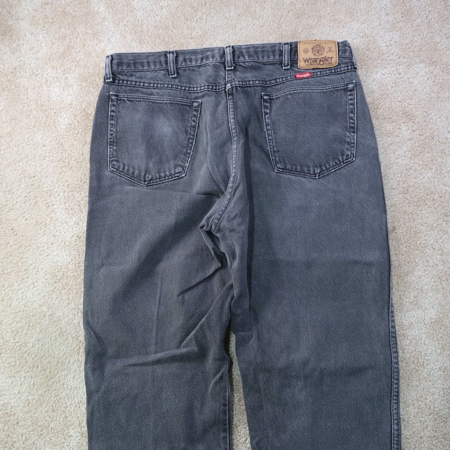 Wrangler VINTAGE Wrangler Jeans Men’s 38x32 Black Denim Wrangler straight Jeans 5-Pocket Distressed Cowboy USA Mexico Size US 38 / EU 54 - 5 Thumbnail