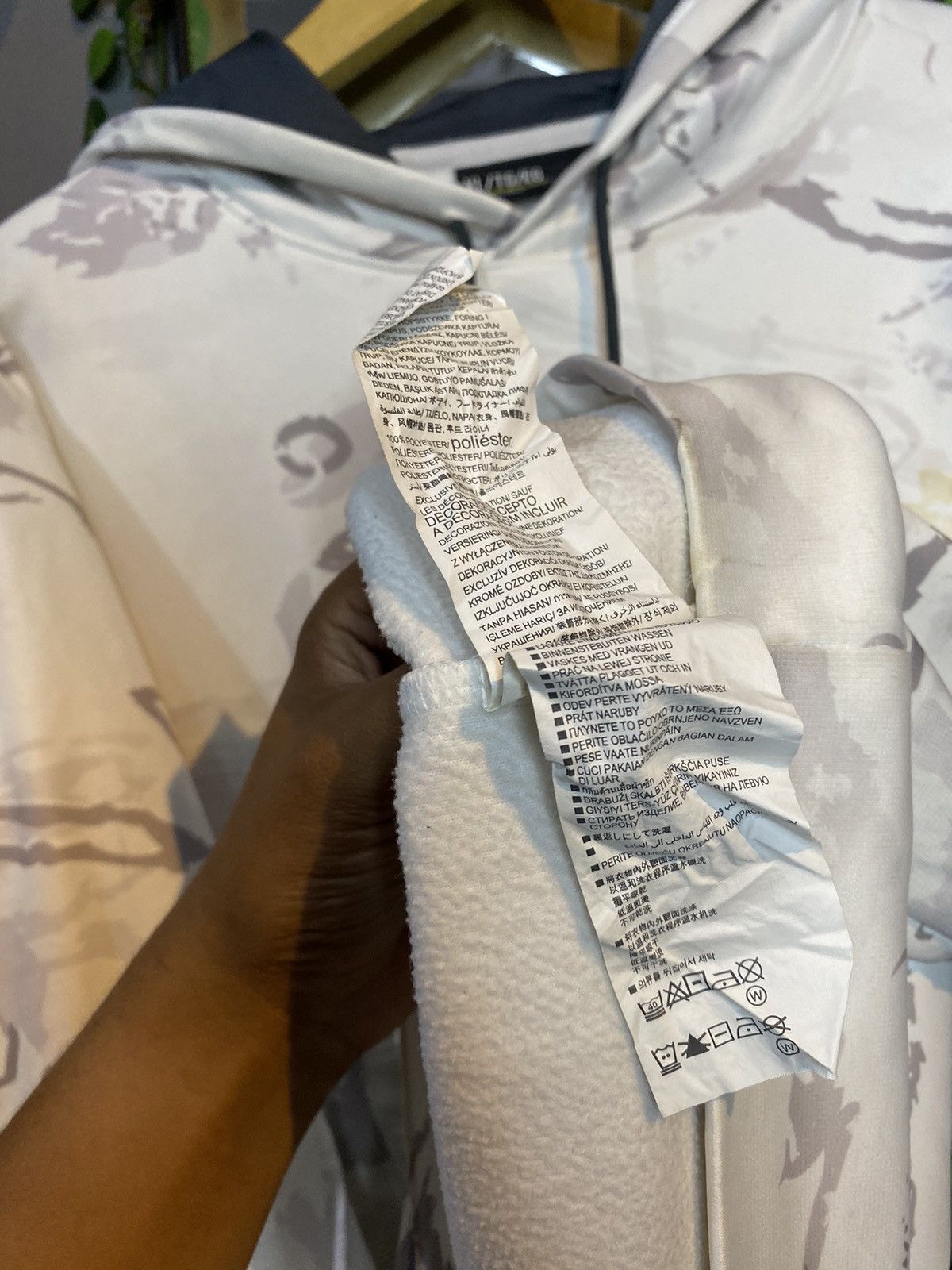 Under Armour × Vintage UNDER ARMOUR Cold Gear White & Gray Loose Camo StormX1 Size US XL / EU 56 / 4 - 5 Thumbnail