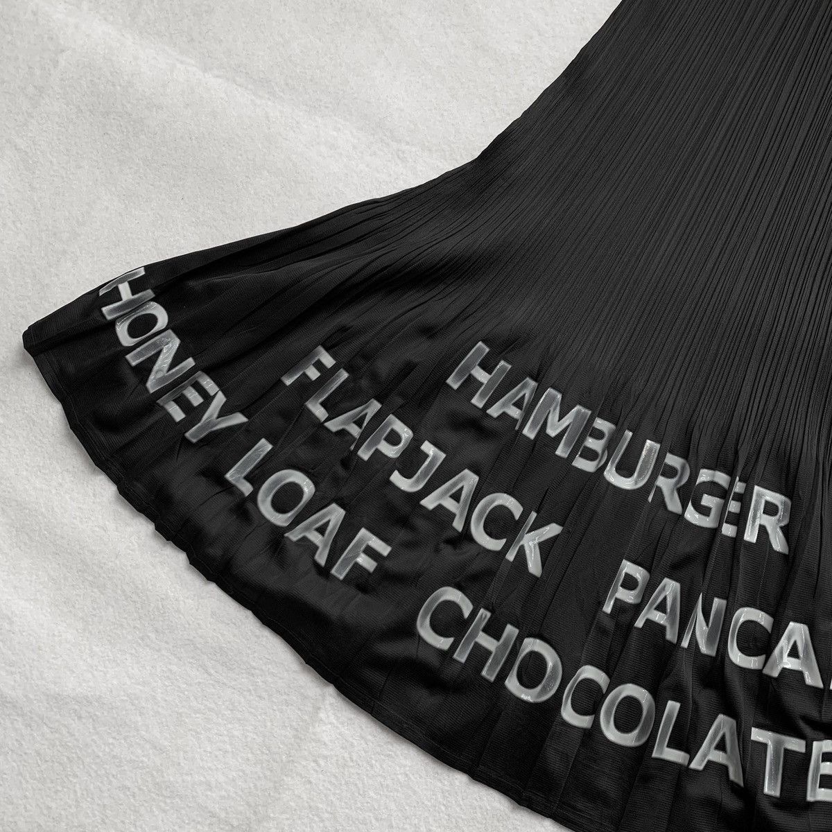 Pleats Please Issey Miyake Pleats Please Issey Miyake SS2004 Fast Food Menu Dress Size M / US 6-8 / IT 42-44 - 5 Thumbnail
