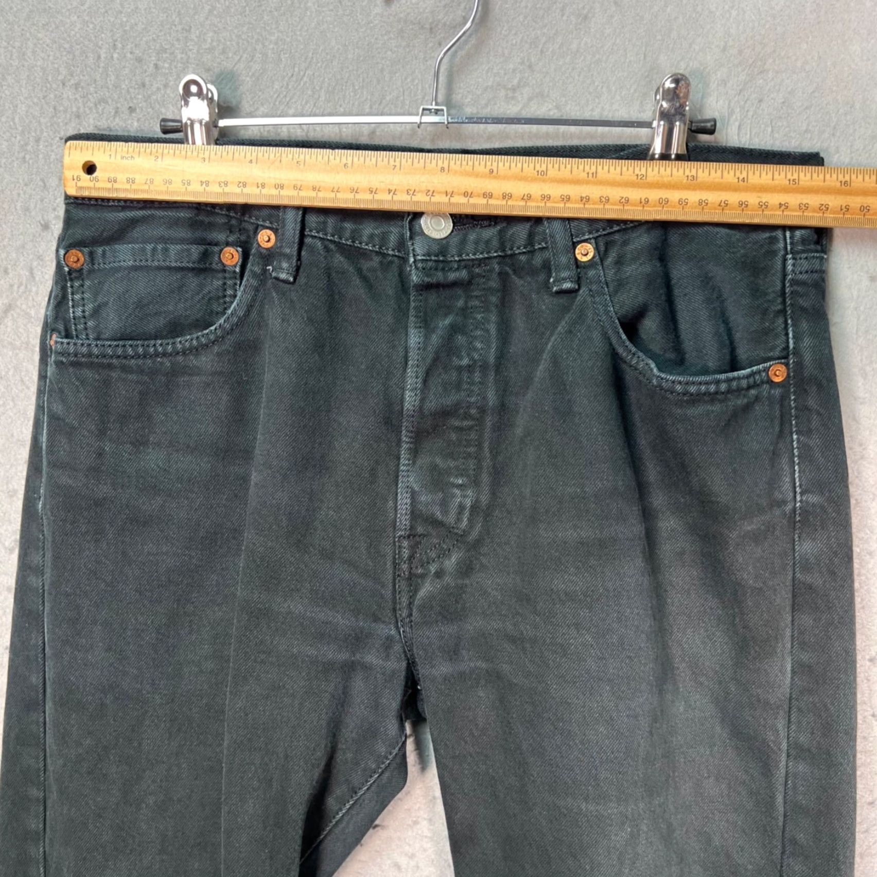 Levi's Levis 501 Mens Jeans 32x32 Original Fit Black Cotton Denim Levi's 501 Series Straight 5-Pocket Button Closure Vintage: No Mens Size US 32 / EU 48 - 6 Thumbnail