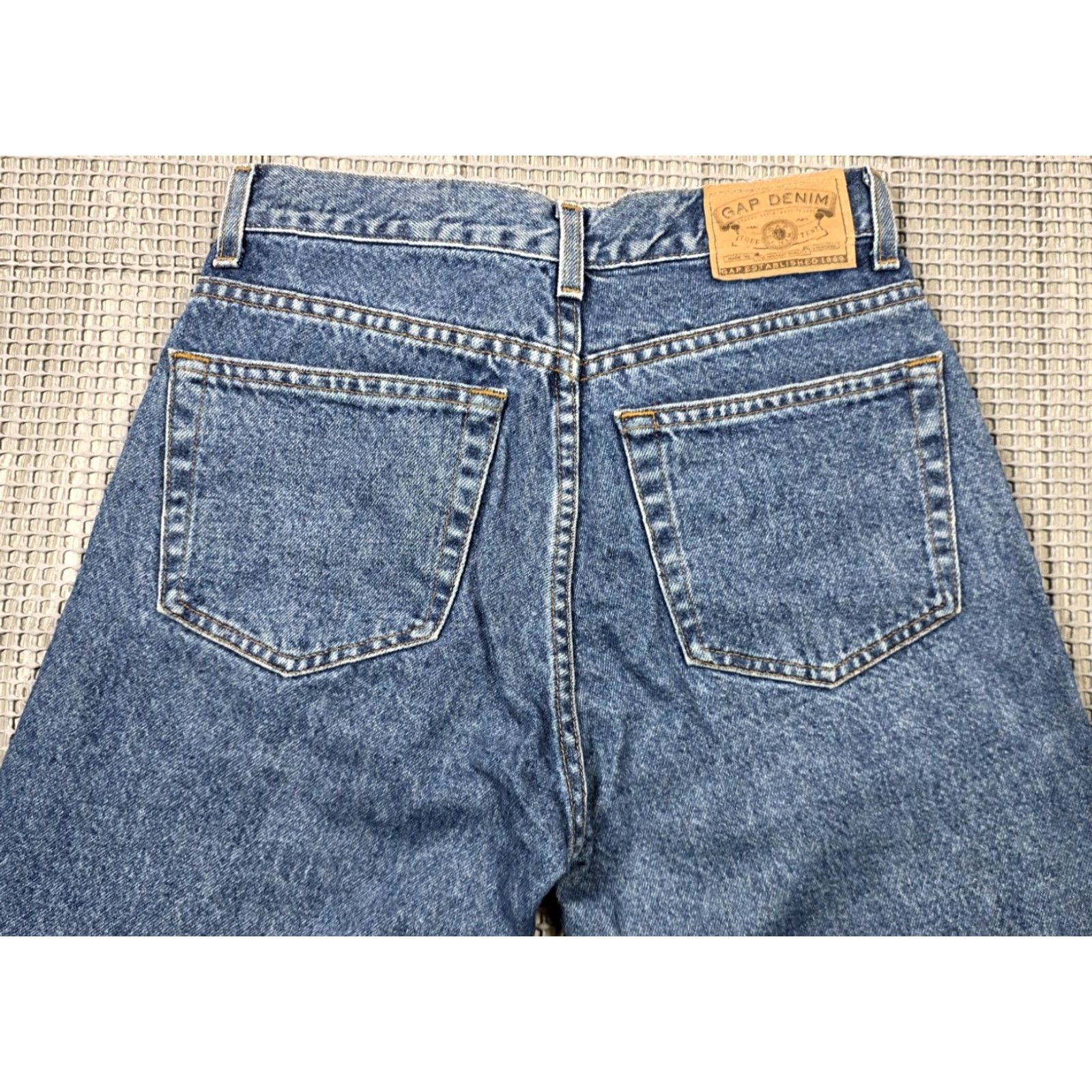 Gap VINTAGE Gap Jeans Mens 28x32 Medium Wash Straight High Waist Regular Blue 90s USA Jeans Size US 28 / EU 44 - 4 Thumbnail