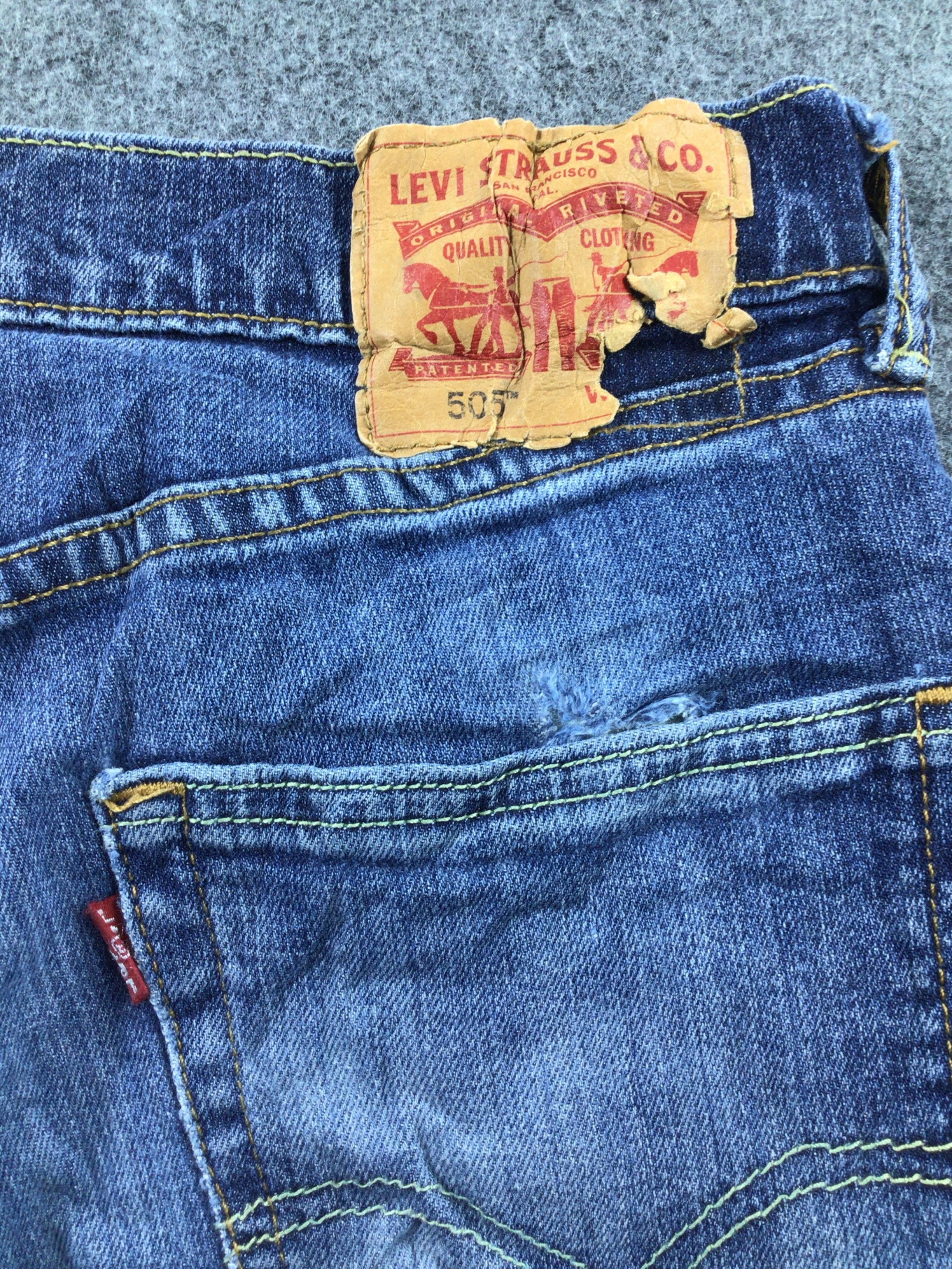 Levi's Vintage Levis 505 Jeans Blue Wash Denim KJ198 Size US 34 / EU 50 - 5 Thumbnail