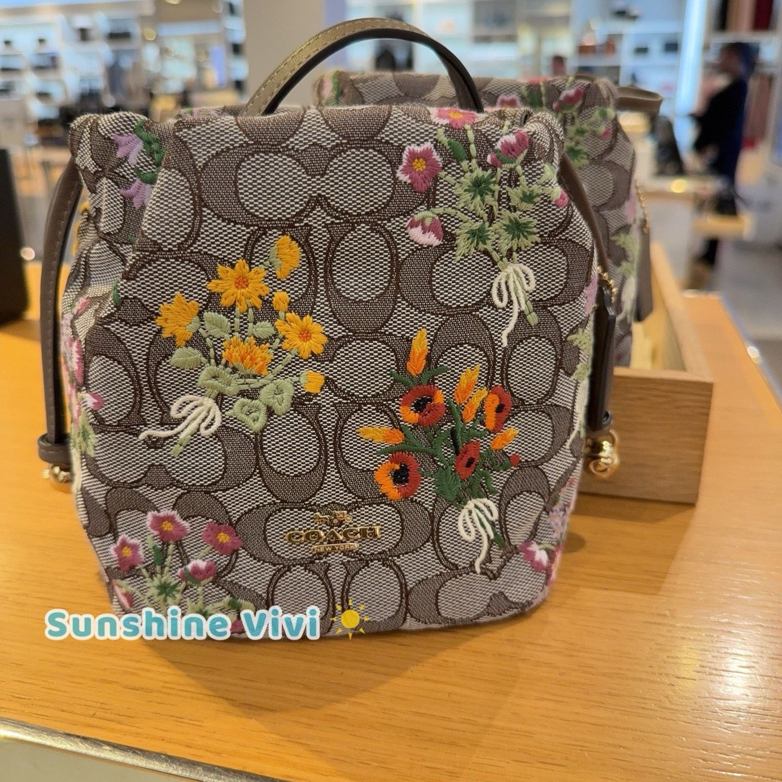 Coach NWT Coach Faye Mini Drawstring Bag Floral Embroidery CDZ94 Size ONE SIZE - 1 Thumbnail