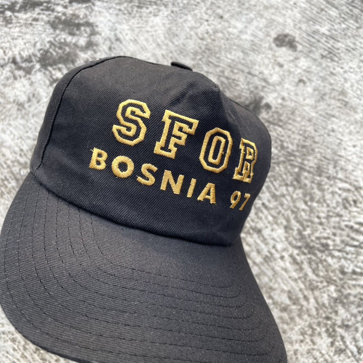 Vintage VTG 1997 SFOR Bosnia Military Snapback Hat Green Underbrim Size ONE SIZE - 7 Thumbnail