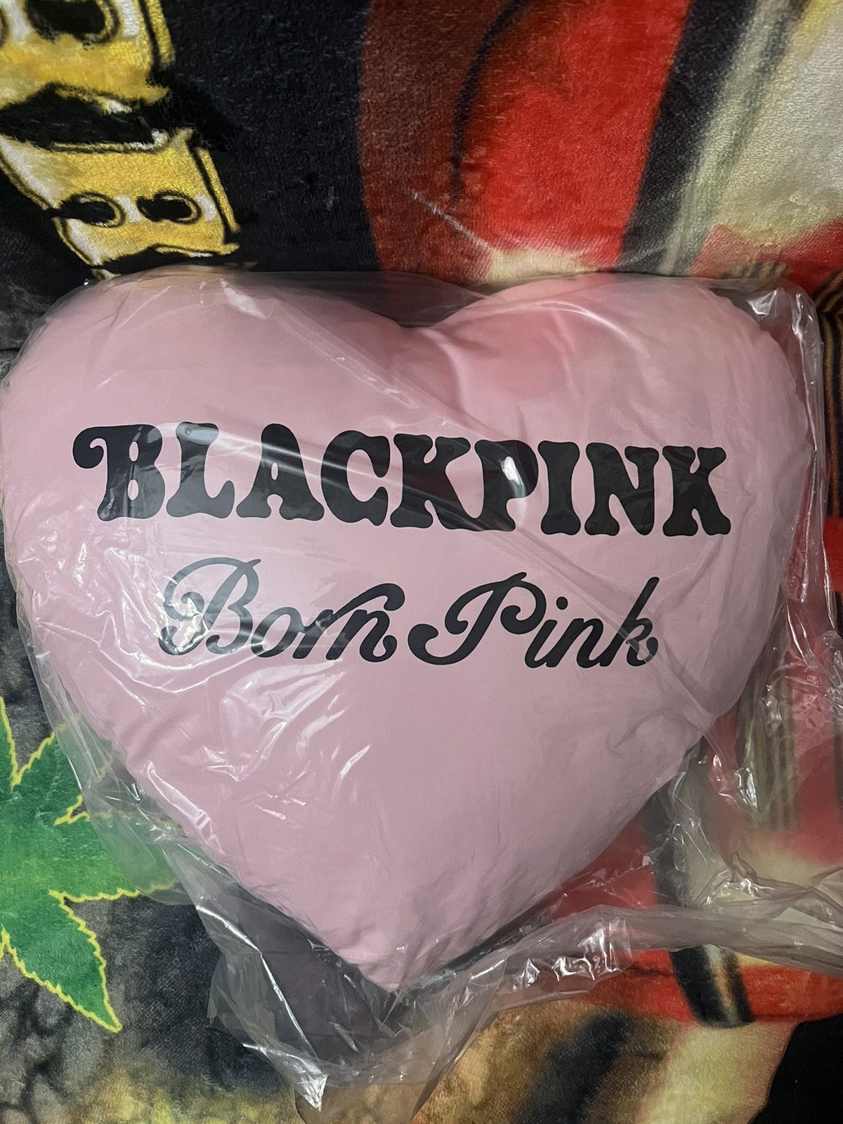 Girls Don't Cry Verdy/BlackPink Heart Plush - “BornPink” - pink Size ONE SIZE - 3 Thumbnail