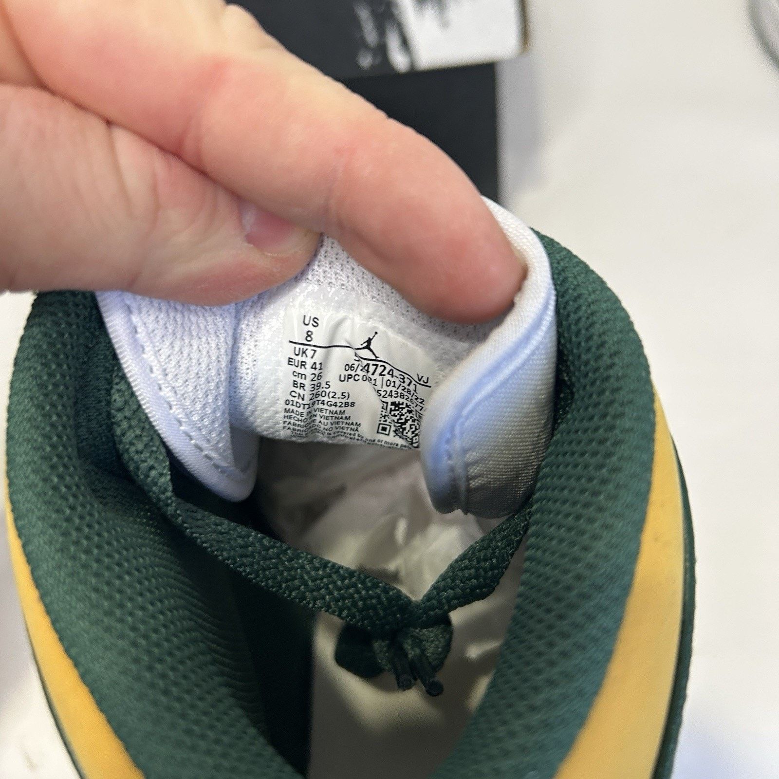 Jordan Brand Nike Air Jordan 1 Mid Retro “Sonics/White Green Yellow” Size US 8 / EU 41 - 9 Thumbnail
