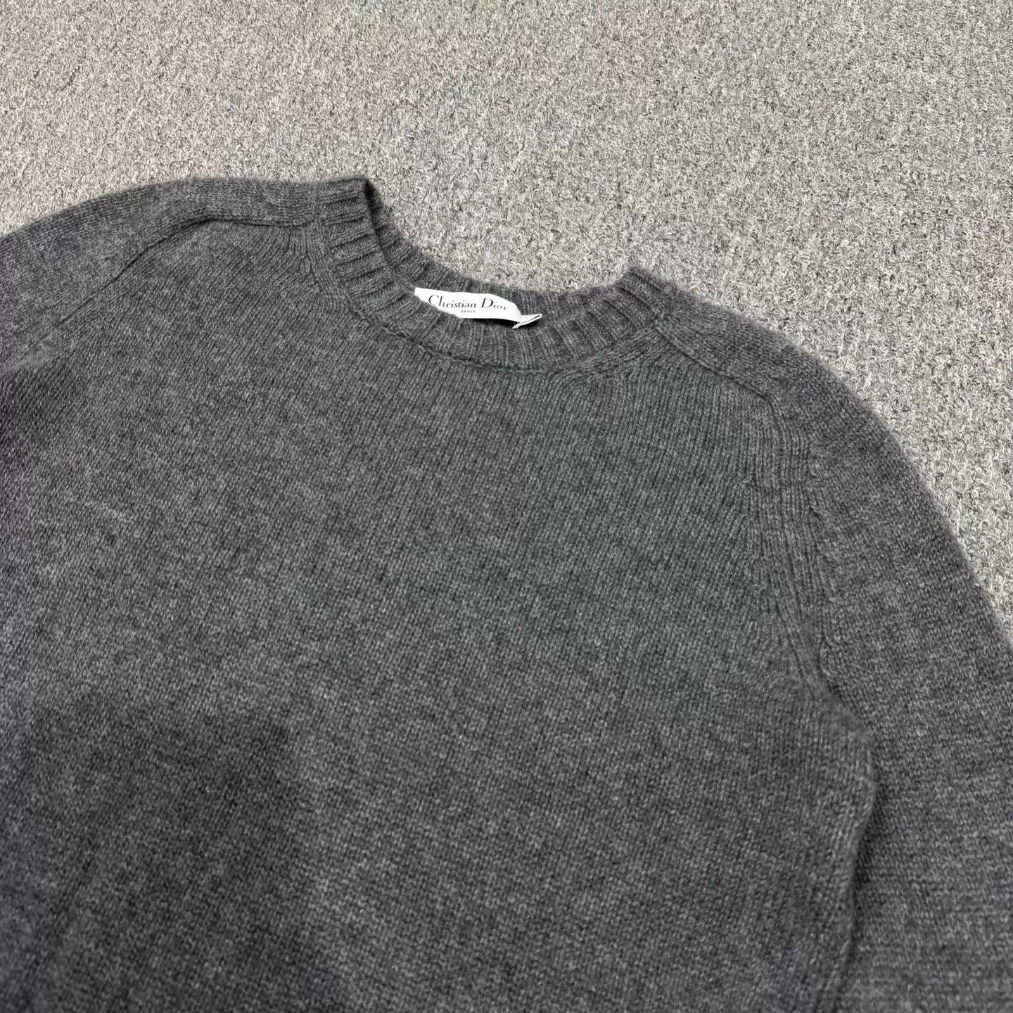 Dior Dior gray crewneck cashmere knit sweater back logo 38 Size S / US 4 / IT 40 - 3 Thumbnail