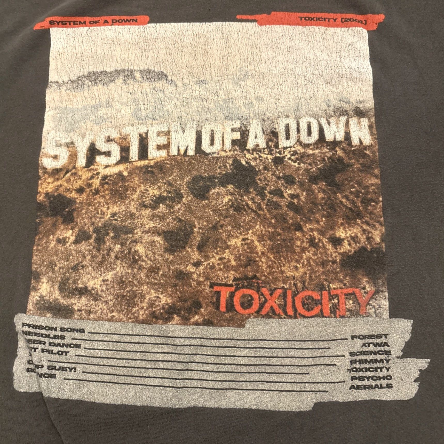 Gildan VINTAGE SOAD Distressed Shirt SOAD Toxicity 2001 Gray XXL Men T-Shirt Rock Band 2000s Mens Size US XXL / EU 58 / 5 - 2 Thumbnail