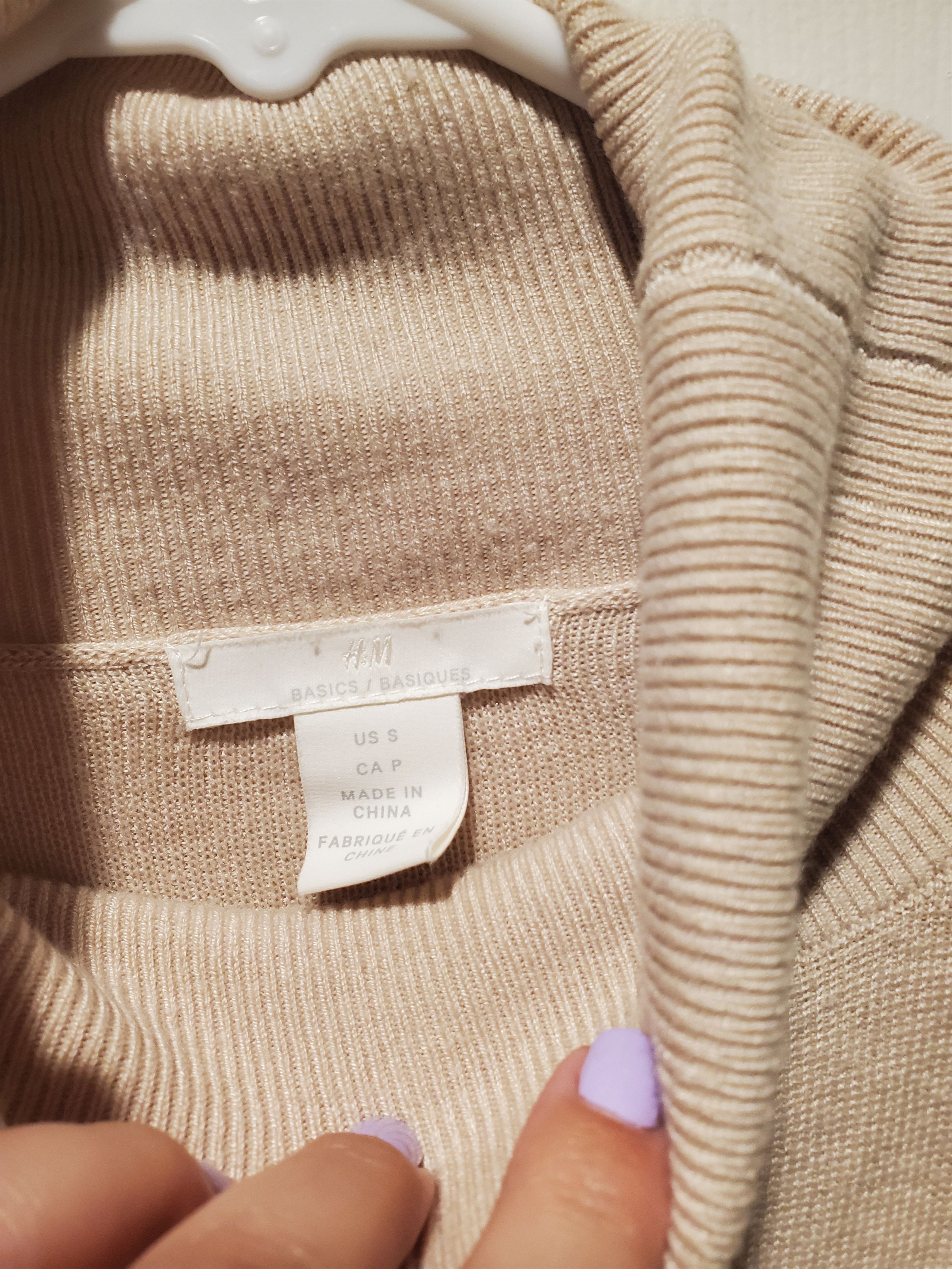 H&M Men's soft cream turtleneck sweater-size S Size US S / EU 44-46 / 1 - 3 Thumbnail