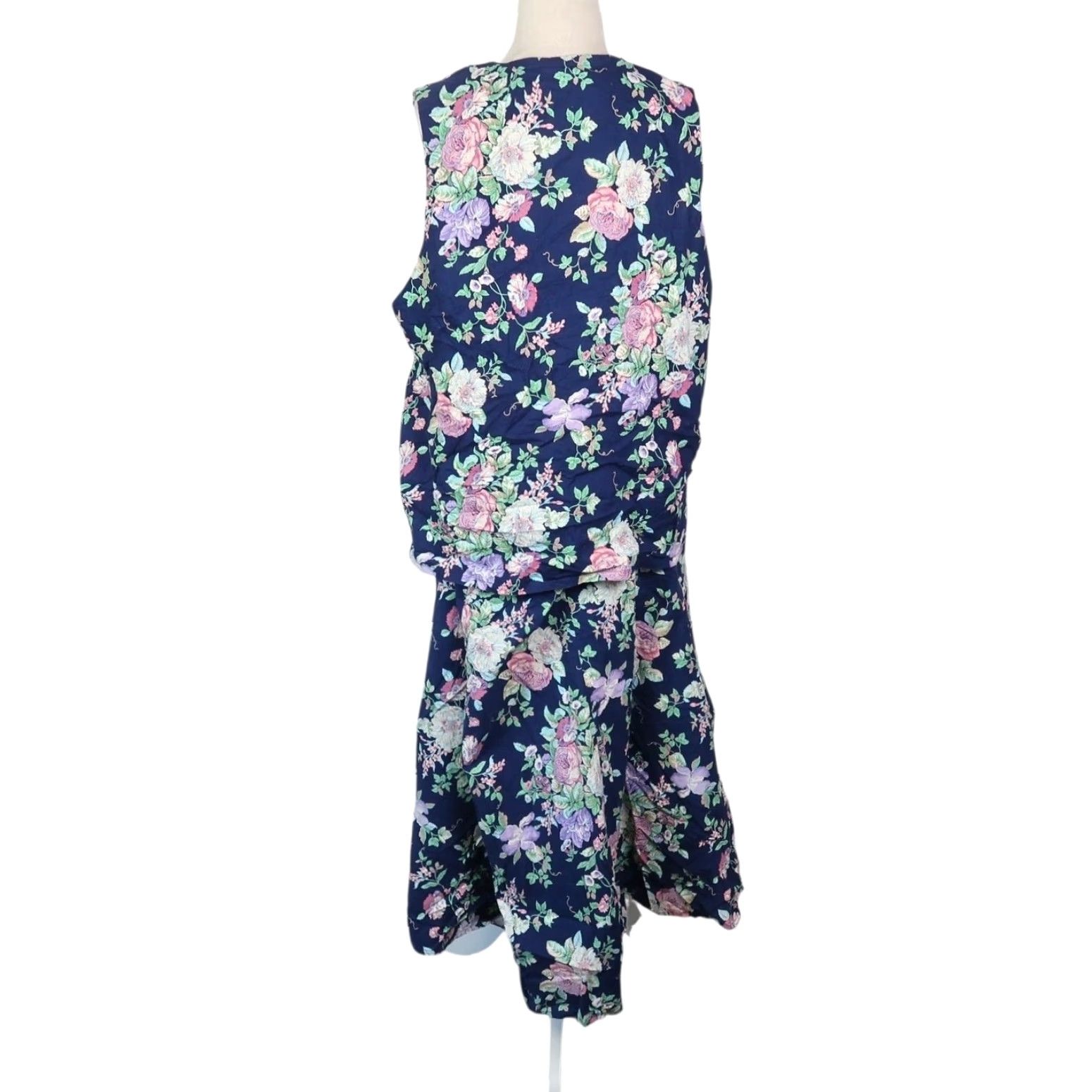 Vintage VINTAGE 80s Navy Blue Floral Vest and Midi Skirt Matching Set XXL Women Two Piece Outfit/Set Cotton Floral 2XL Size 40" / US 18 - 4 Thumbnail