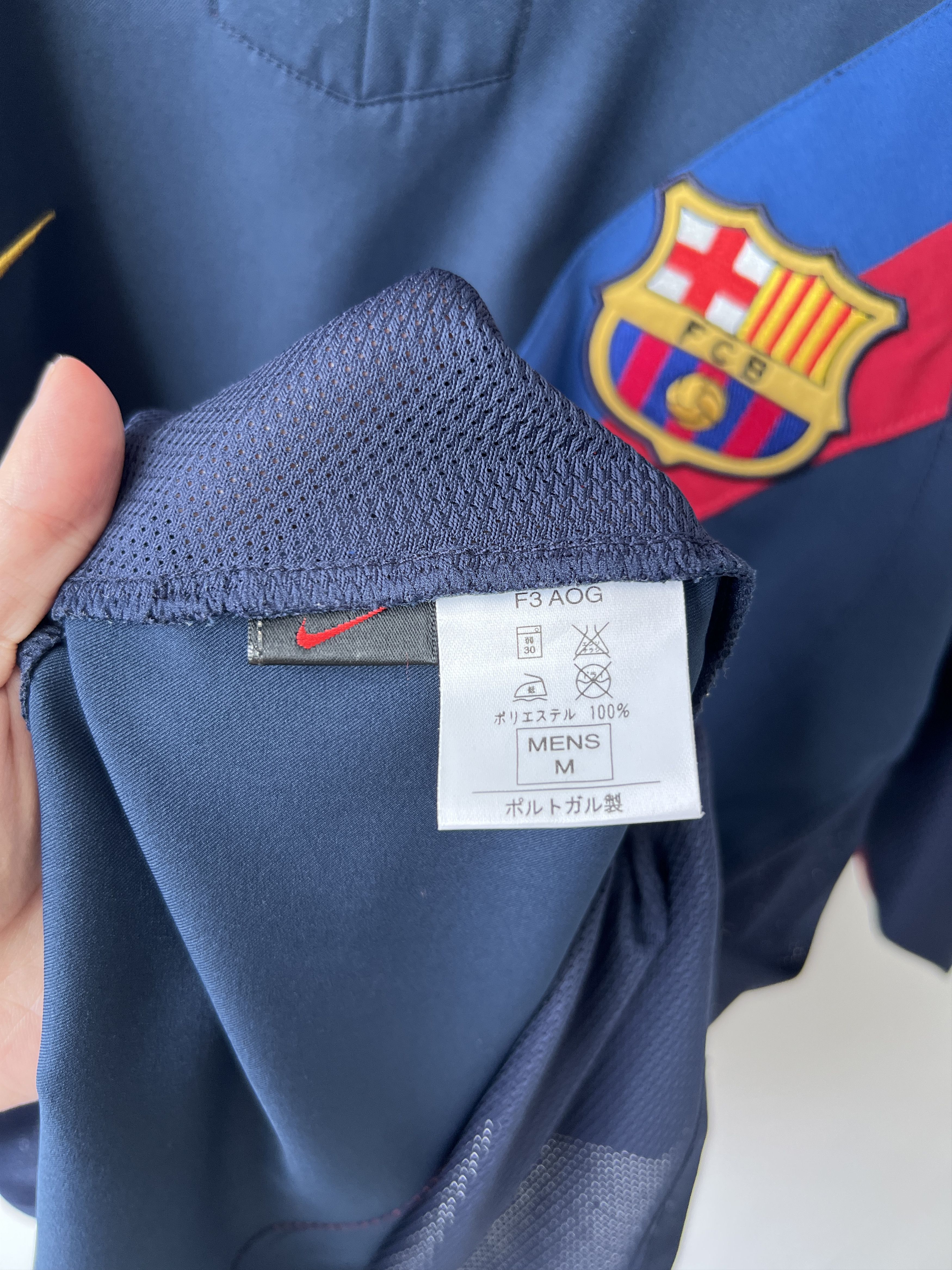 Nike (M) Barcelona 2002-04 Away Kit Saviola #7 Size US M / EU 48-50 / 2 - 4 Thumbnail