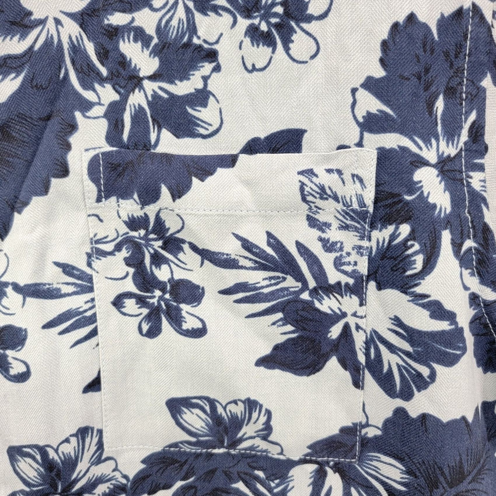Vintage Island Republic shirt Mens XXL 100% Silk Floral Pattern Blue White Hawaiian Size US XXL / EU 58 / 5 - 5 Thumbnail