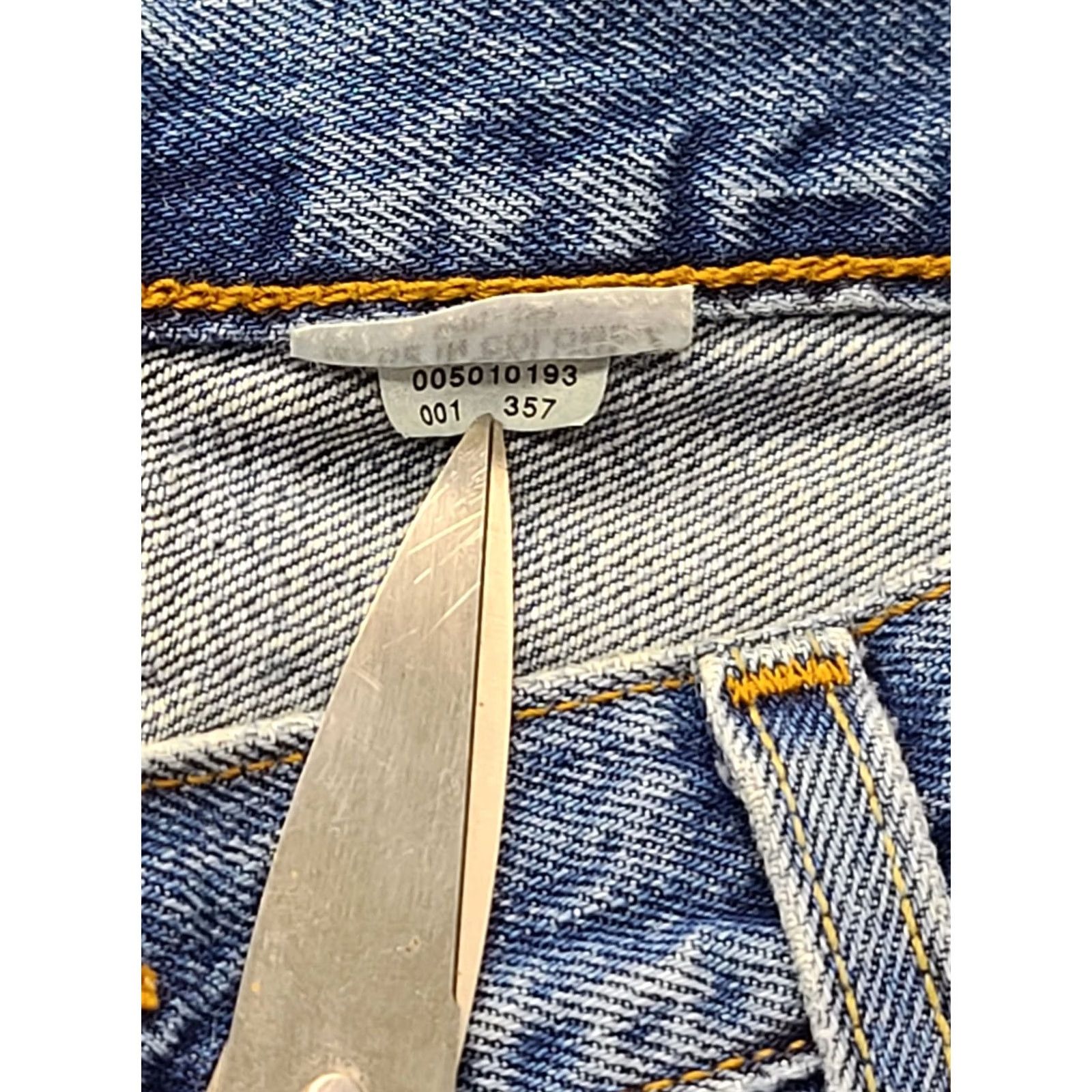 Levi's VINTAGE Levi's 501 XX Jeans Mens 40x32 Button Fly Regular Fit Straight Blue Denim Cotton 80s 90s USA Mens Size US 40 / EU 56 - 4 Thumbnail