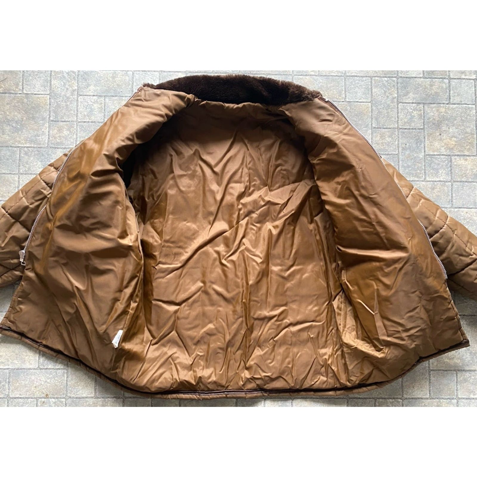 Vintage VINTAGE Cal Craft? 1970s Army Brown Quilted Jacket XL Pockets Zip Men Regular Size Brown Coat - Men XL Vintage Size US XL / EU 56 / 4 - 2 Thumbnail