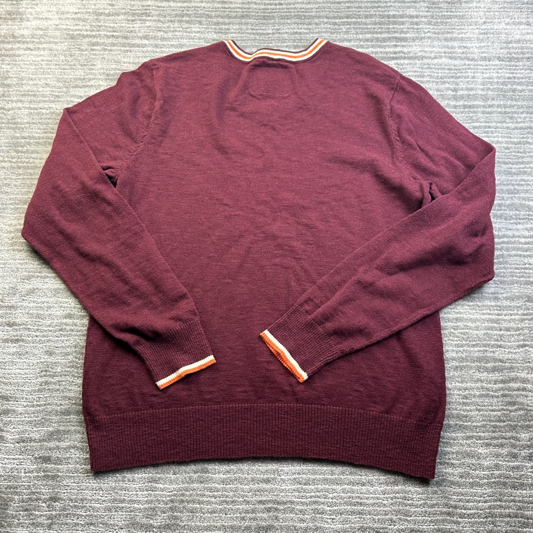 American Eagle Outfitters American Eagle Sweater Mens Medium Red Athletic Fit V Neck Embroidered Logo Size US M / EU 48-50 / 2 - 2 Thumbnail