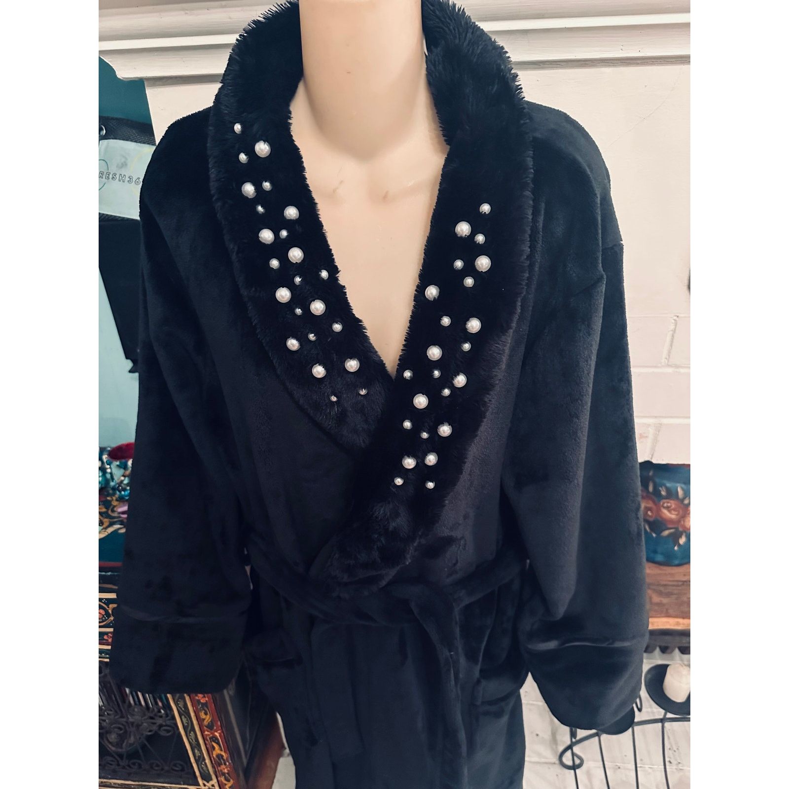 Other NWOT P.J. SALVAGE BLACK PLUSH FAUX FUR ROBE W/ PEARLS Size ONE SIZE - 2 Thumbnail