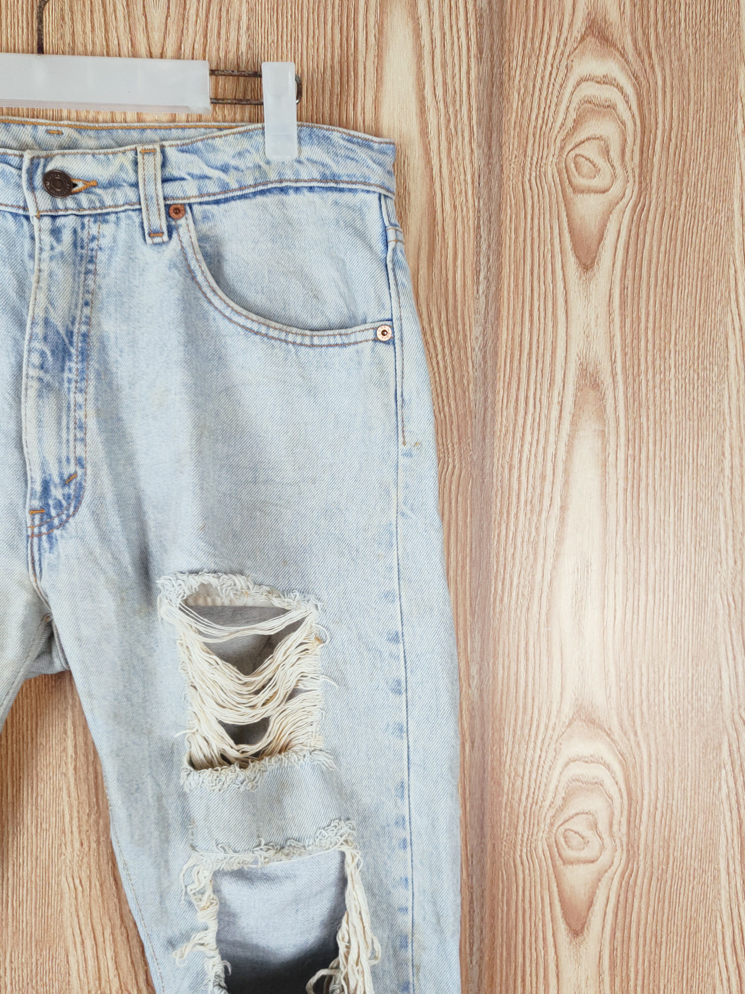 Levi's × Vintage Levi's Blue Distressed Ripped Jeans (Vintage Stuff) Size US 34 / EU 50 - 5 Thumbnail