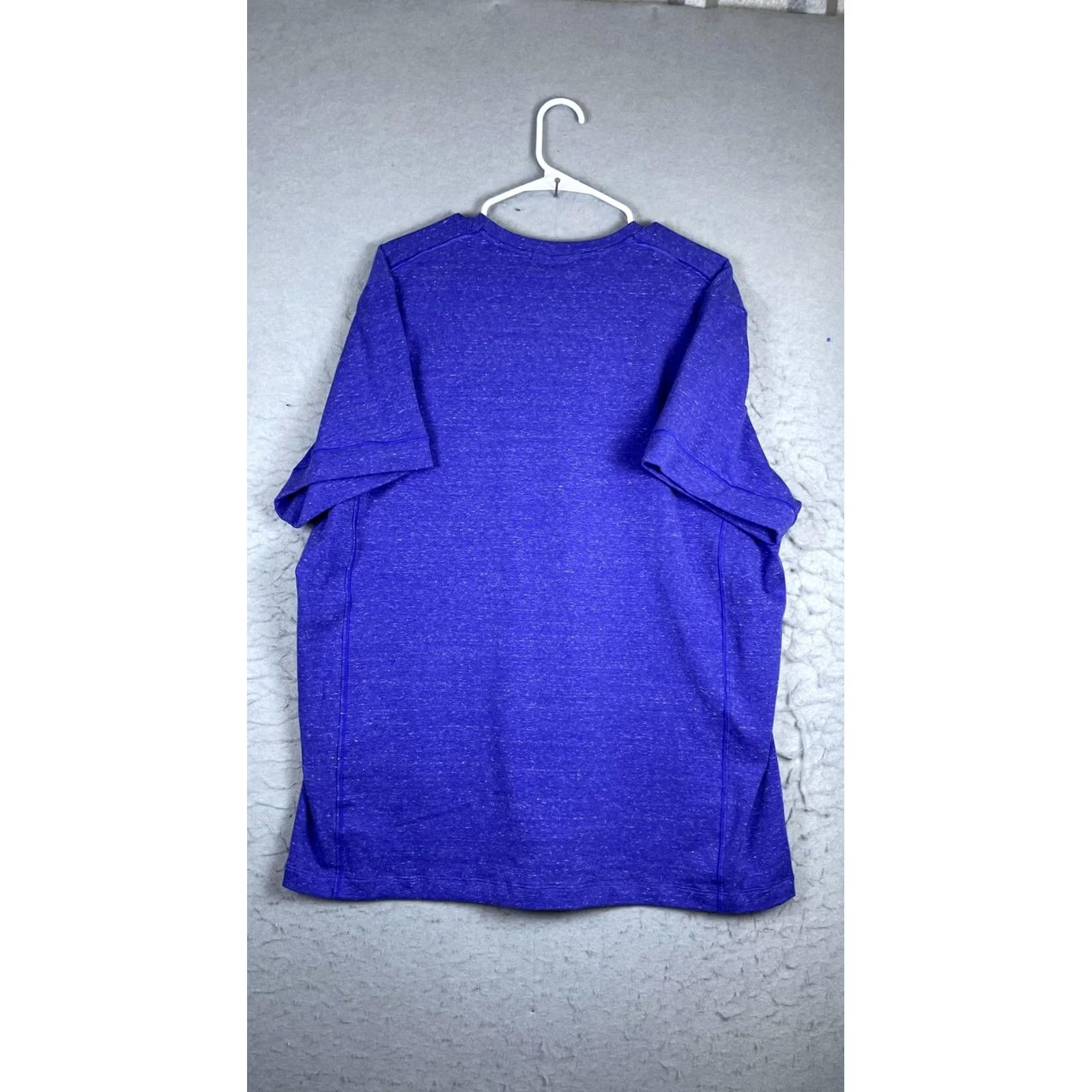 Nike Nike Dri-FIT Shirt Mens Large Blue Short Sleeve Yoga Training Top Pockets Size US L / EU 52-54 / 3 - 7 Thumbnail