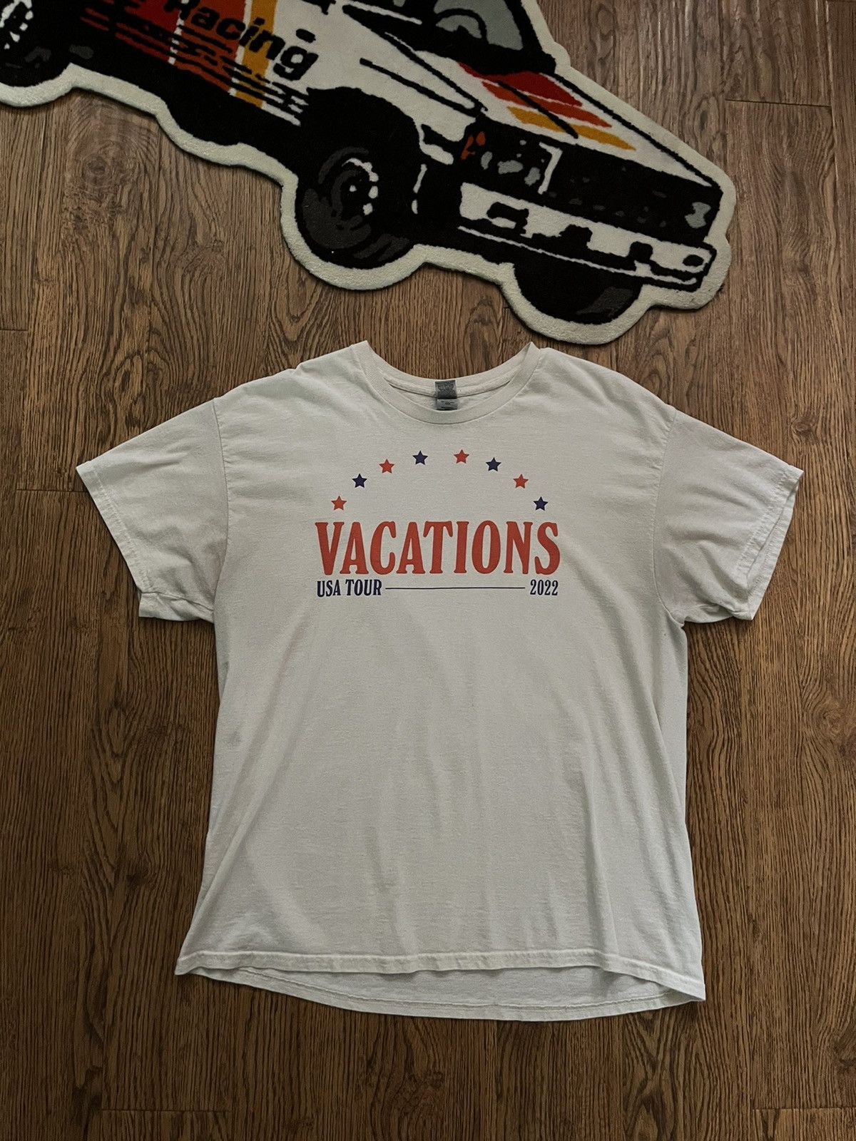 Band Tees Vacations 2022 Tour Shirt Size US XL / EU 56 / 4 - 1 Thumbnail