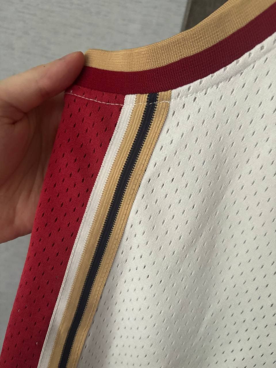 Reebok Vintage LeBron James Cleveland Cavaliers Jersey Throwback Size US L / EU 52-54 / 3 - 14 Thumbnail