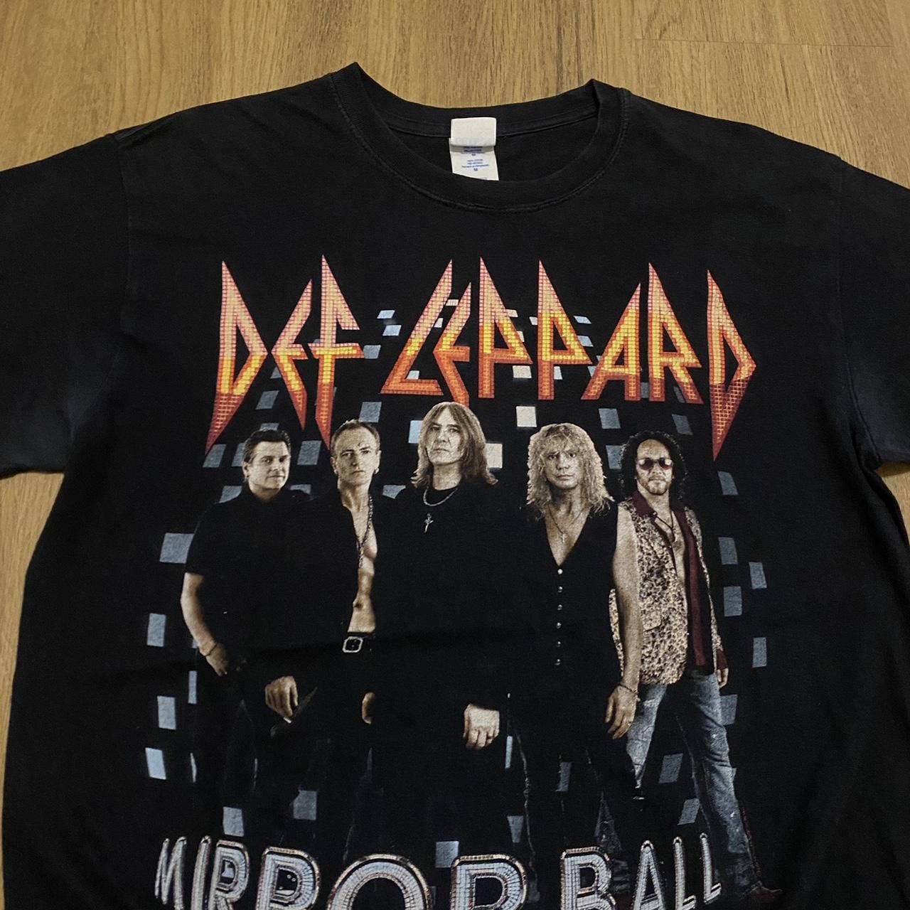 Gildan 2011 Def Leppard Mirror Ball black t-shirt - heavy Size US M / EU 48-50 / 2 - 3 Thumbnail
