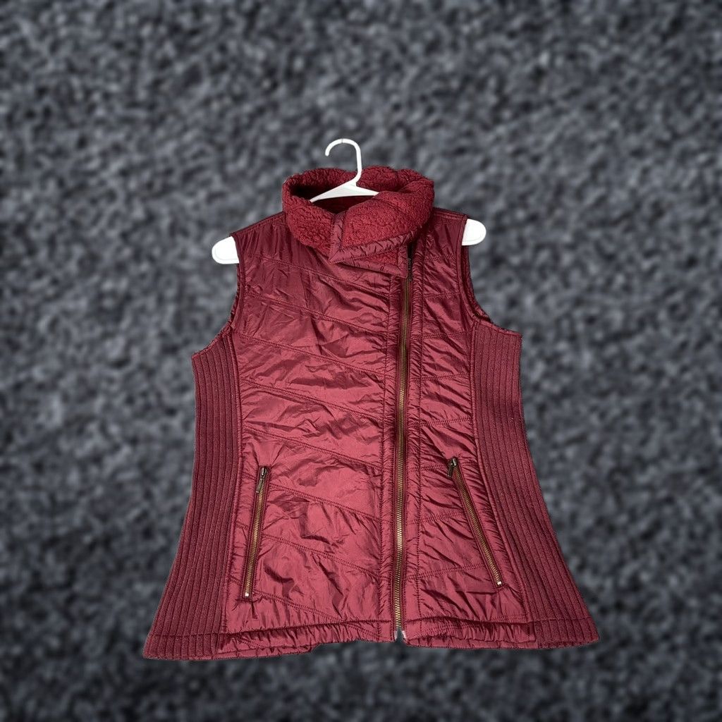 Prana Prana Quilted Vest Womens M Burgundy Asymmetrical Zip Mock Neck Puffer Ribbed Size M / US 6-8 / IT 42-44 - 1 Thumbnail