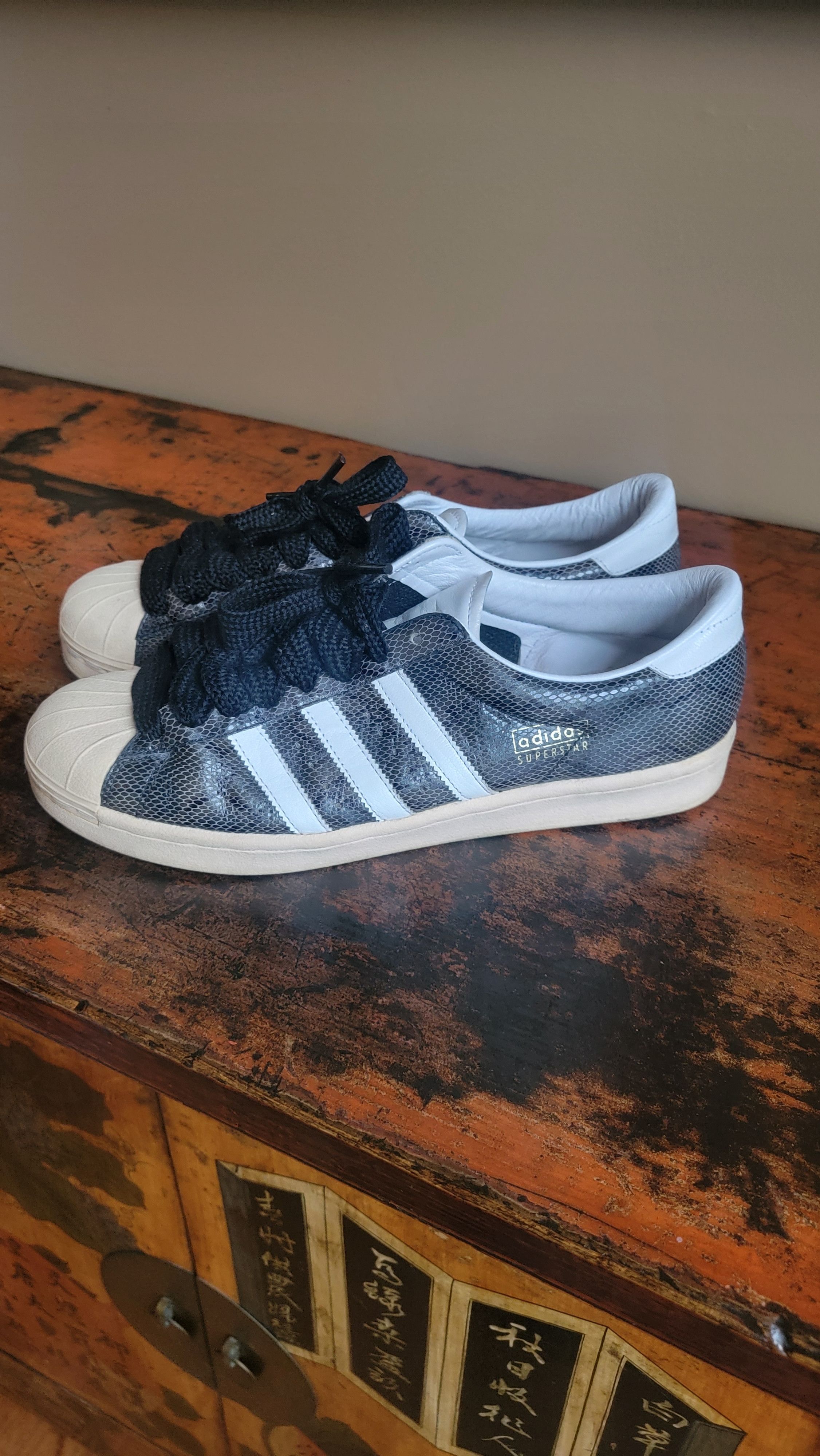 Adidas superstar vintage black 2025