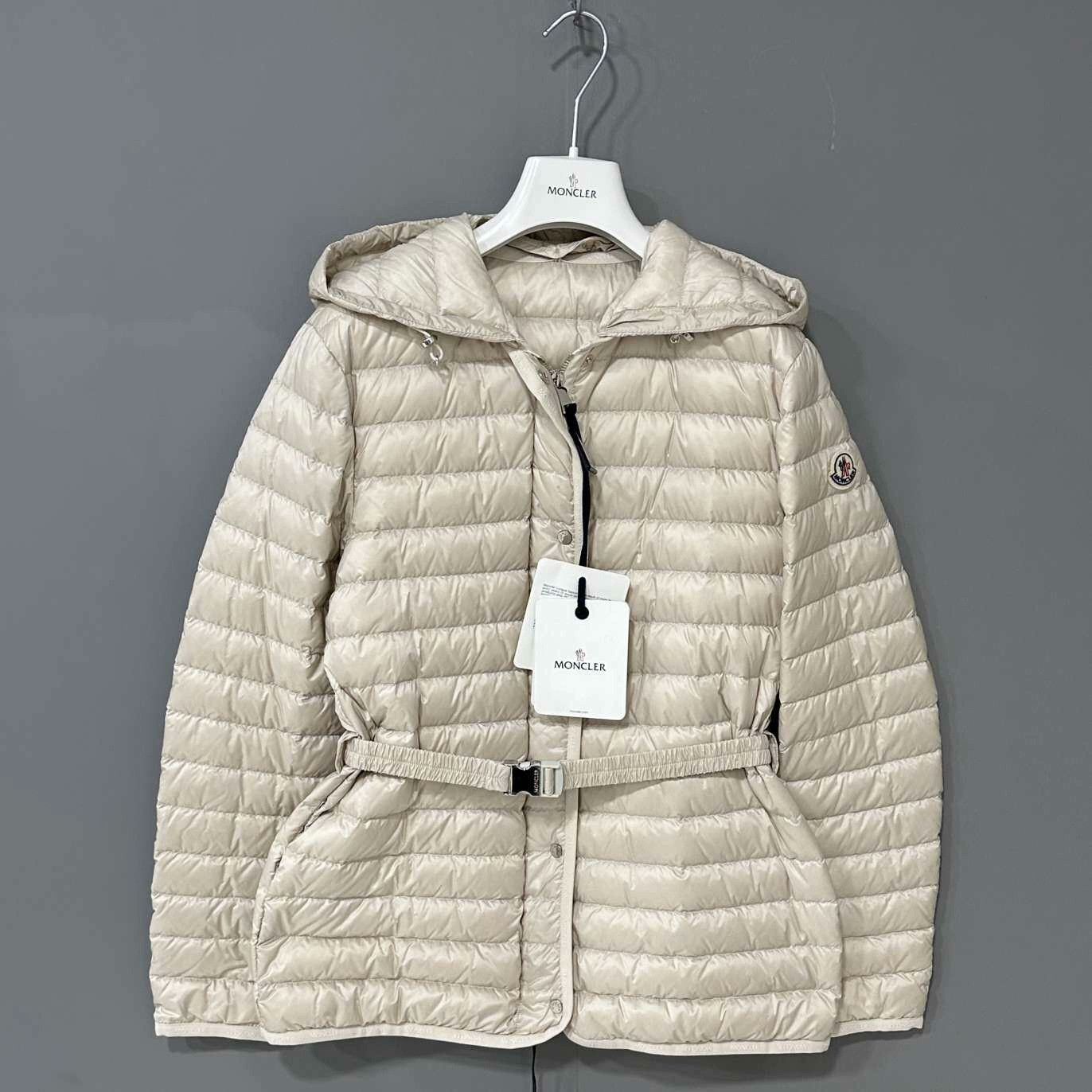 Moncler Moncler Down Long Red Down Jacket S Women Size S / US 4 / IT 40 - 1 Thumbnail