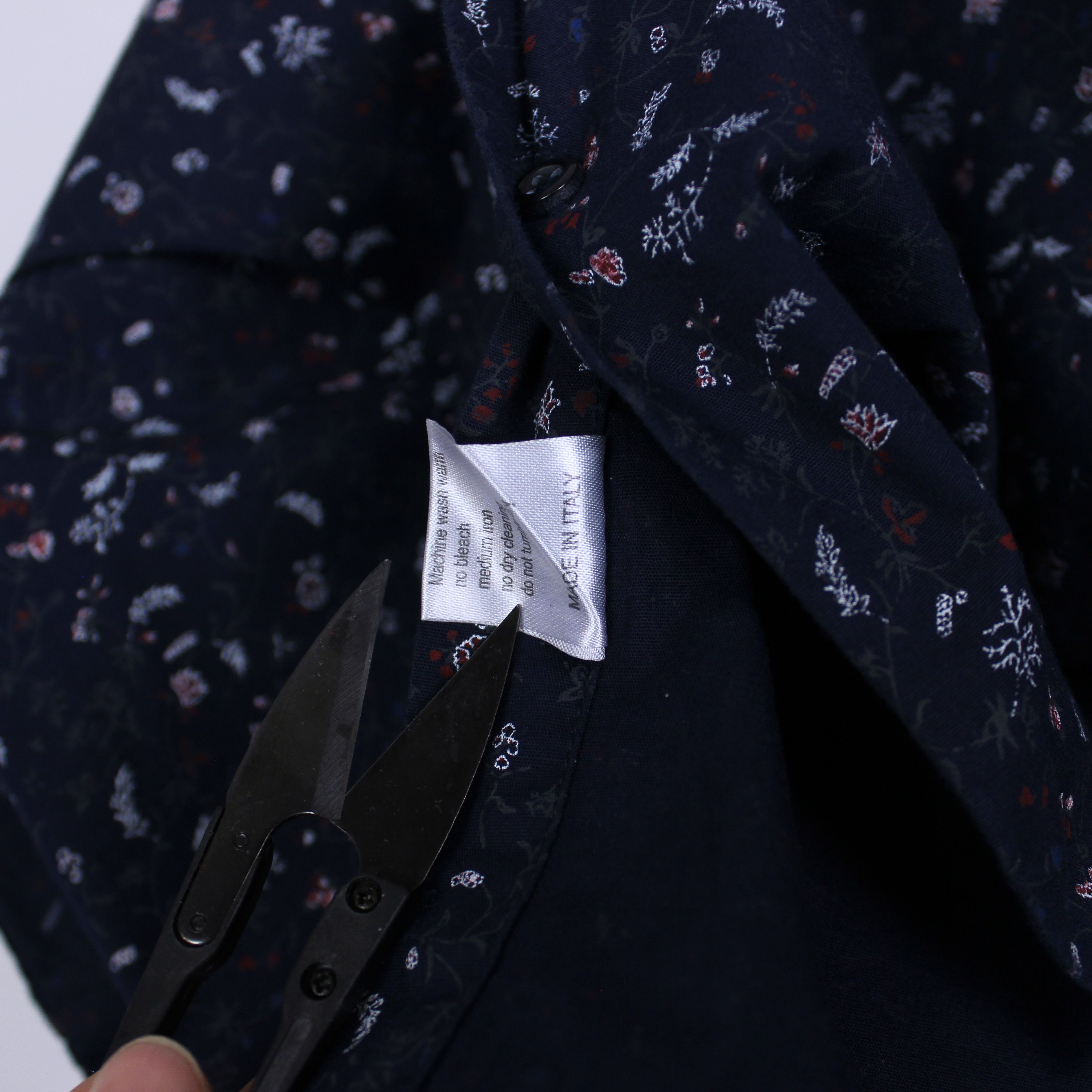 Etro Etro shirt button ups L XL navy blue multi flowers Size US L / EU 52-54 / 3 - 8 Thumbnail