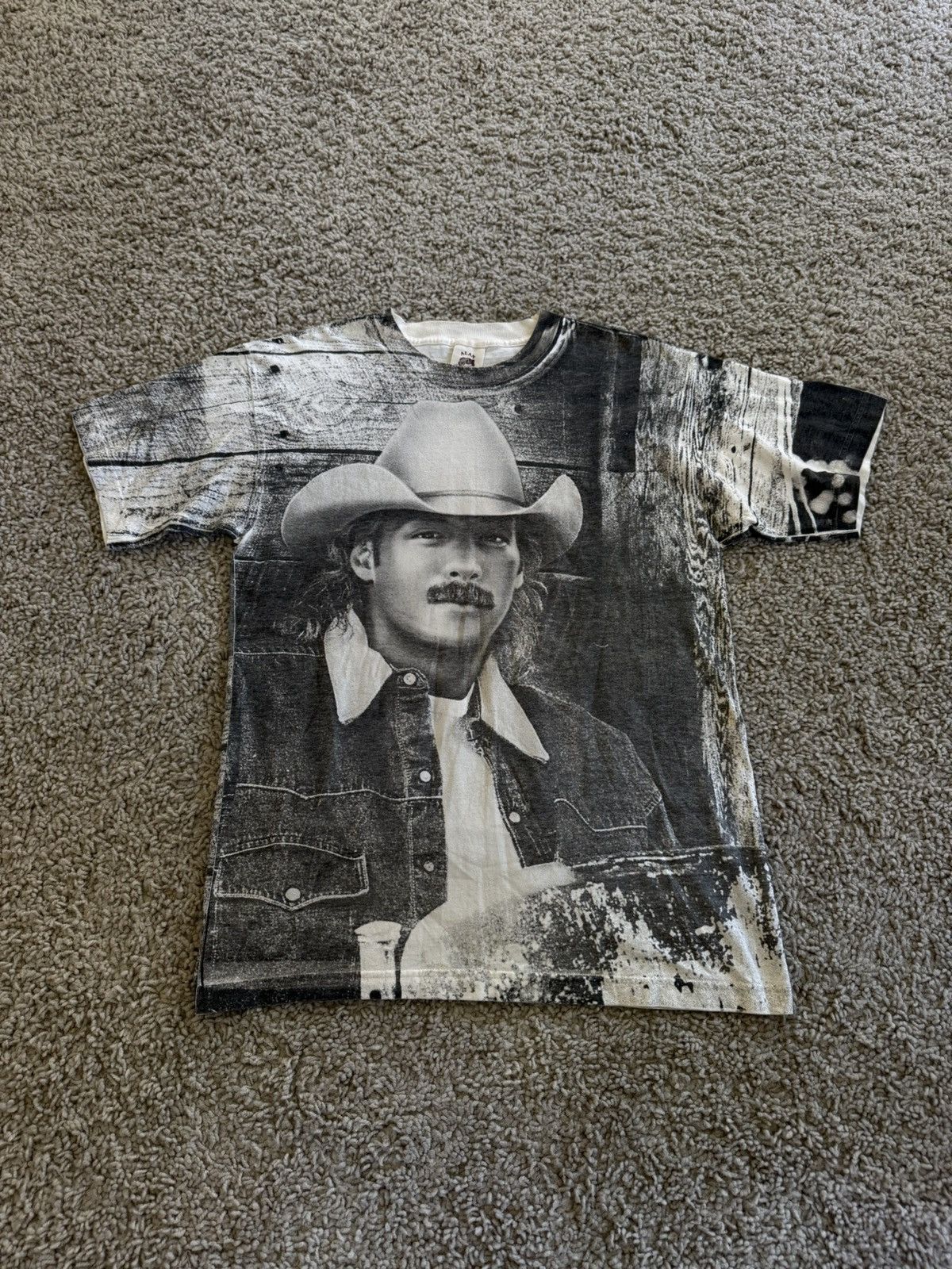 Other Vintage Alan Jackson AOP T-Shirt, Size L Size US L / EU 52-54 / 3 - 1 Thumbnail