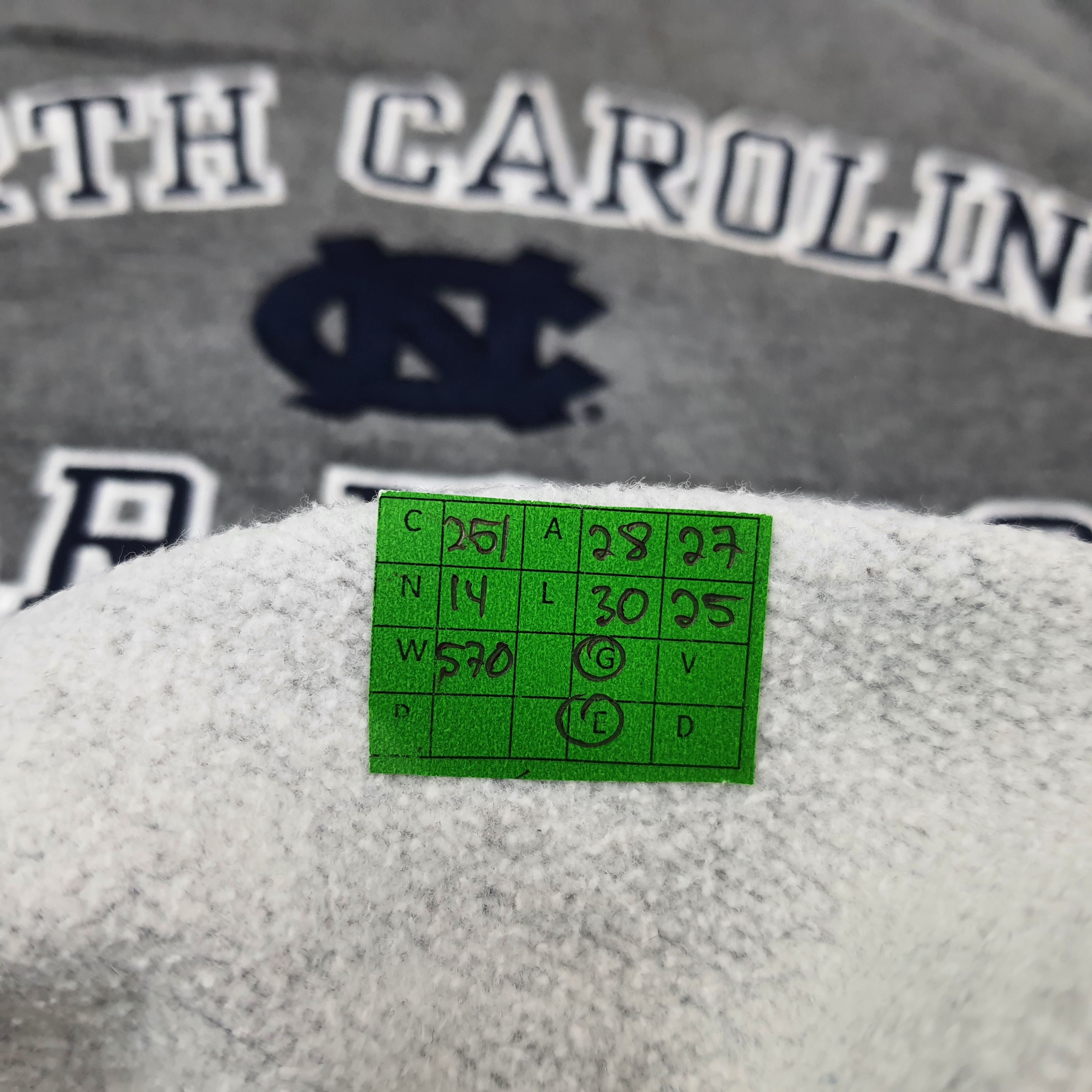 Vintage Vintage North Carolina Tar Heels NC Sweatshirt C251N14 Size US XXL / EU 58 / 5 - 7 Thumbnail