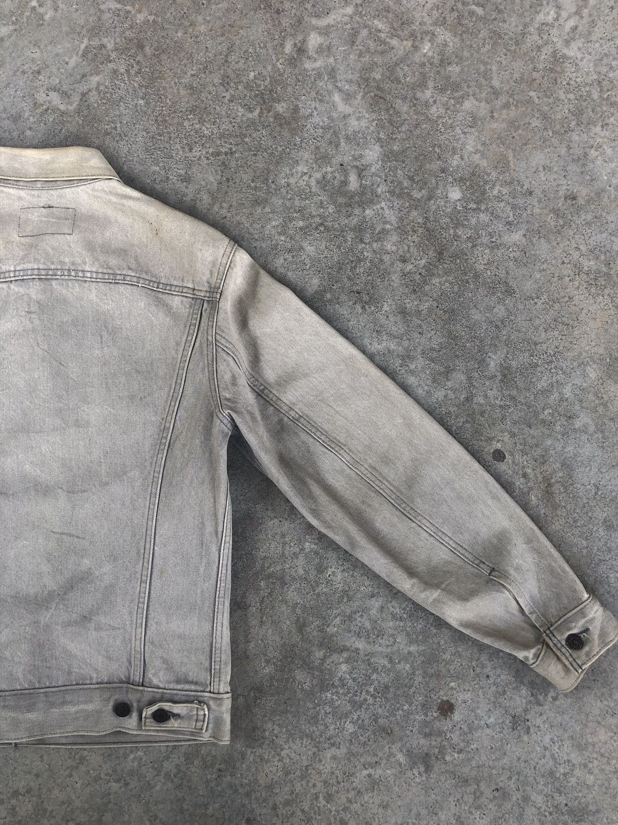Levi's Vintage 80’s Levi’s Denim Jacket Distressed Denim Size US S / EU 44-46 / 1 - 12 Thumbnail