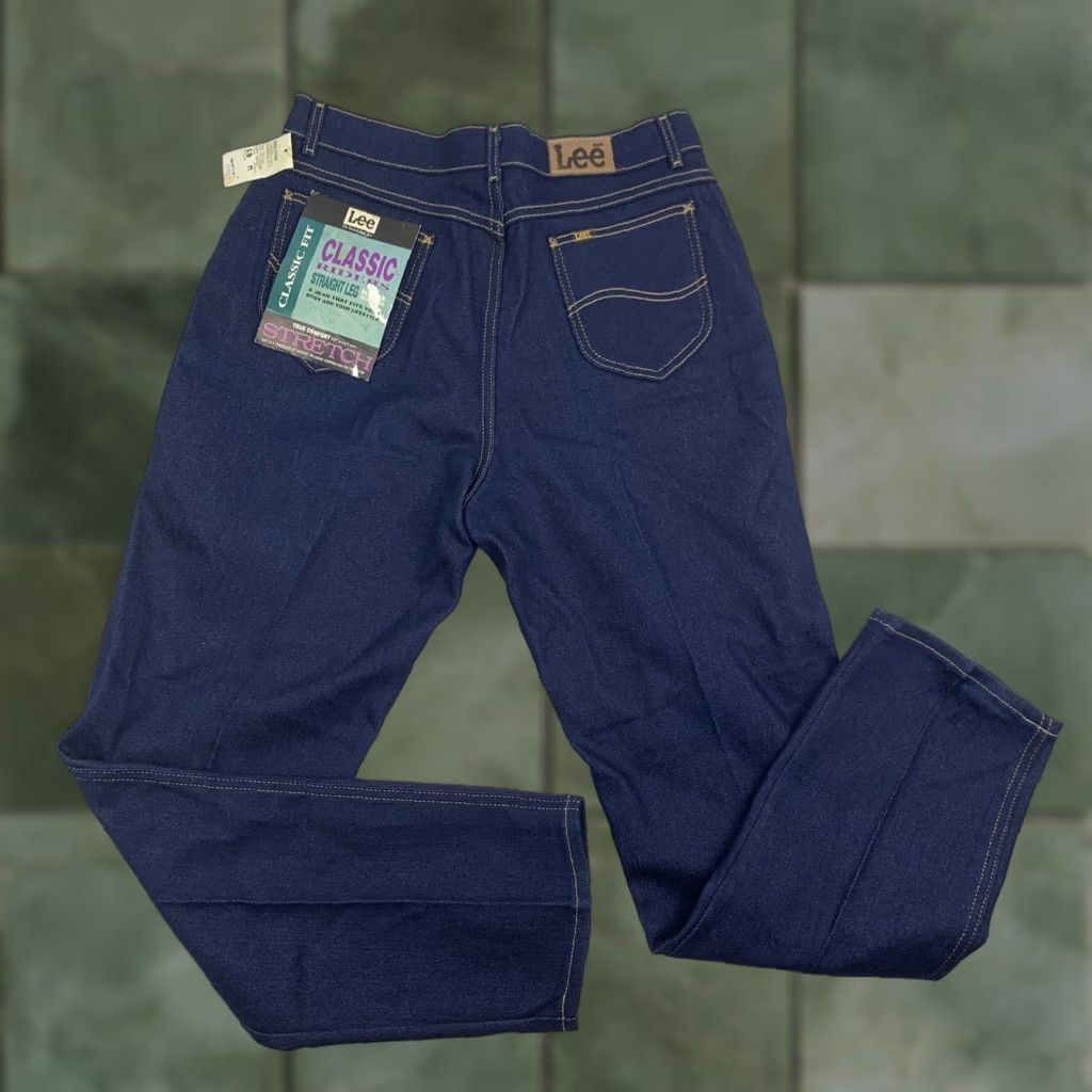 Lee VINTAGE Lee Women’s Jeans 18 Medium Blue Straight Leg 90s American USA Size 40" / US 18 - 1 Thumbnail