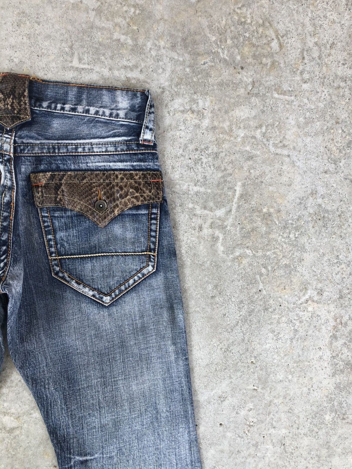 If Six Was Nine Semantic Design Flared Jeans Snake Skin Distressed Jeans Size US 30 / EU 46 - 10 Thumbnail