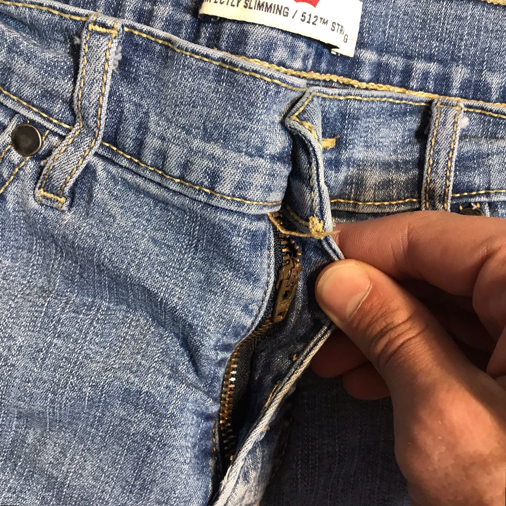 Levi's VINTAGE Levi's 512 Shorts Womens Tag 8 Blue Slimming Fit Denim Raw Hem Cut Off Casual Womens 80s 90s Bohemian Classic Beach Walking Size 30" / US 8 / IT 44 - 3 Thumbnail